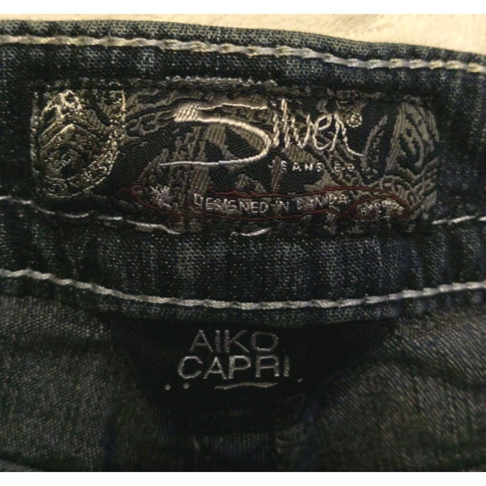 Silver Jeans Co. Silver Jeans Capri Jeans 30 Blue Aiko Capri Womens 5-Pocket Denim Logo Button Zip Stretch Crop Modern City Rock Casual Size 30" / US 8 / IT 44 - 5 Thumbnail