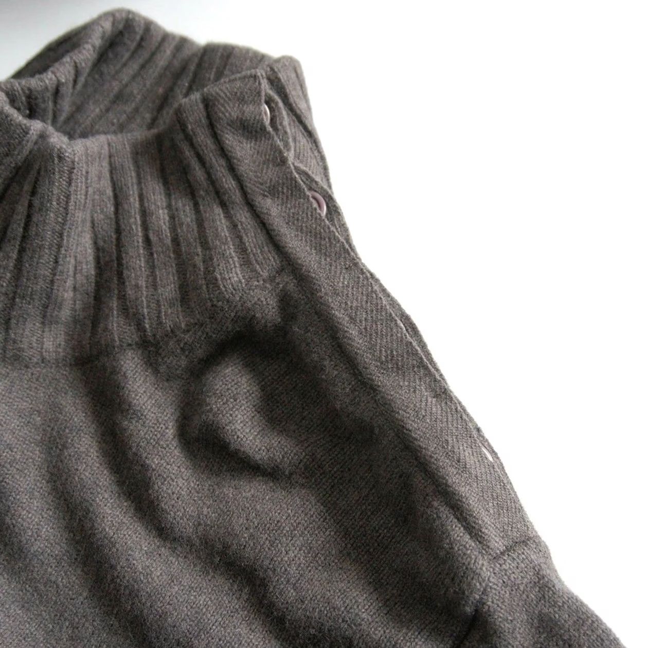 Issey Miyake ISSEY MIYAKE Turtle-neck Wool Sweater Gray Size 2 Mens Pullover Casual Wool Sweater Size US XS / EU 42 / 0 - 4 Thumbnail