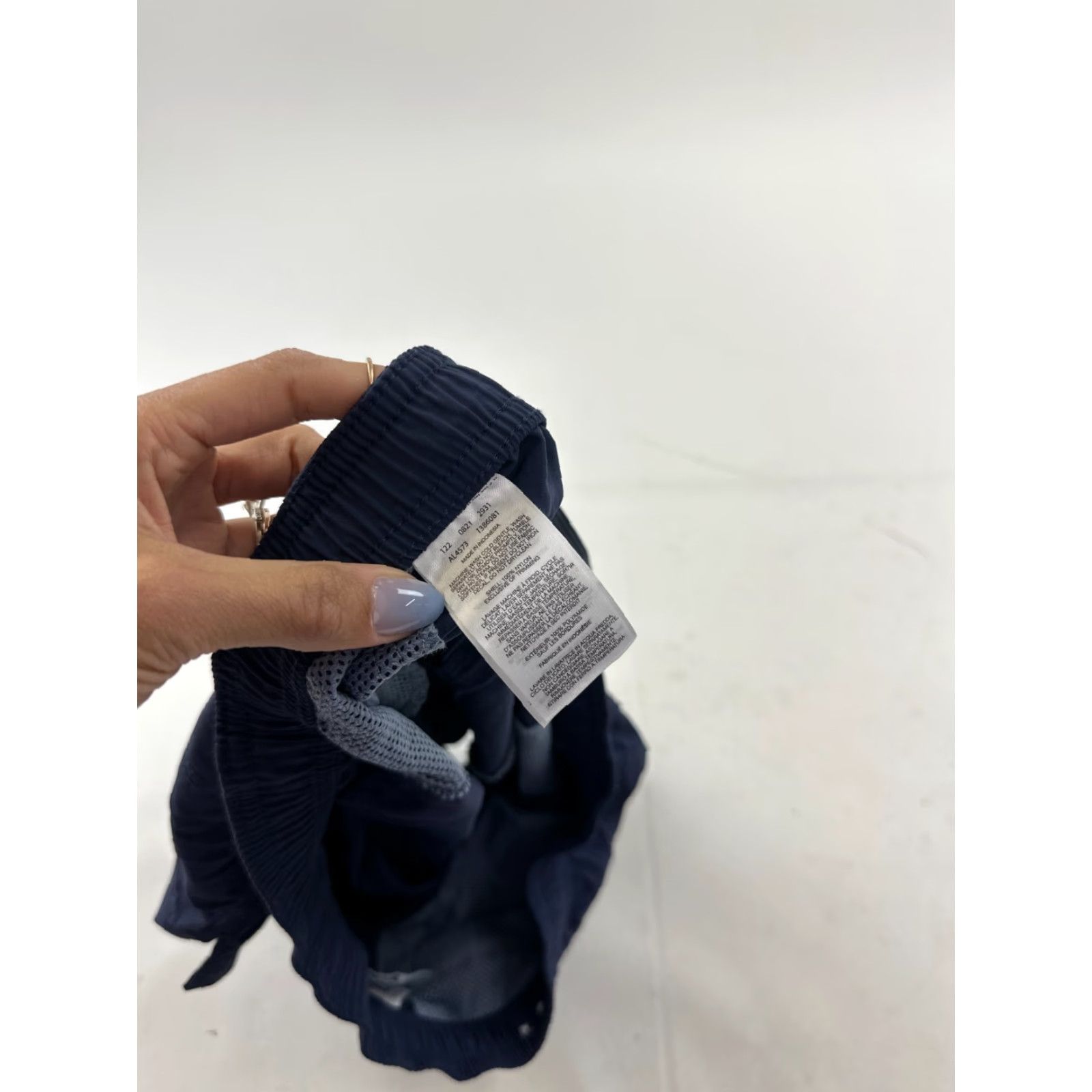 Vintage Columbia Women's Athletic Shorts Small Blue Stretch 4-Inch Inseam Activewear Outdoor Summer Size 36" / US 14 / IT 50 - 4 Thumbnail