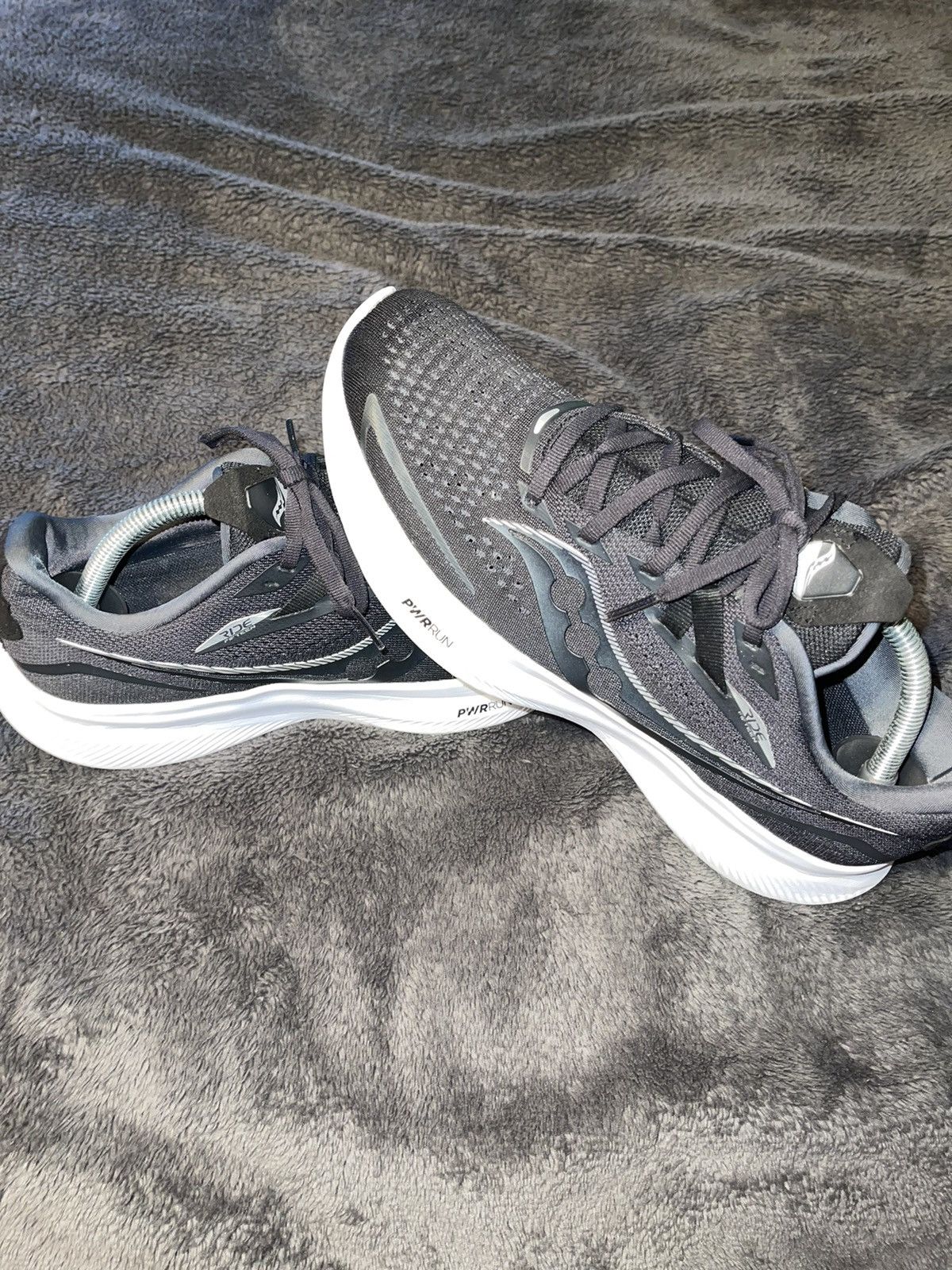 Saucony Ride 15 ‘Black/White’ Size US 9 / EU 42 - 1 Thumbnail