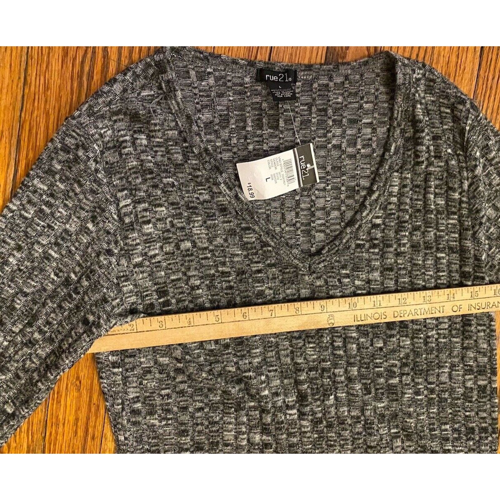 rue21 NWT Rue21 Black Lightweight Sweater Women’s Large V-Neck Size L / US 10 / IT 46 - 4 Thumbnail