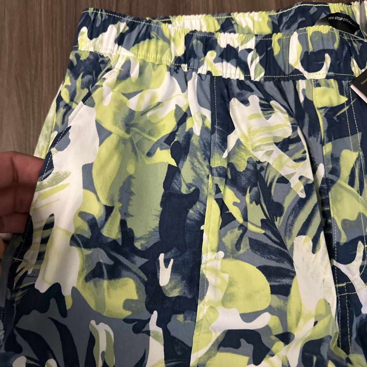 The North Face The North Face Men’s Pull-On Shorts M Tropical Camo Size US 32 / EU 48 - 4 Thumbnail