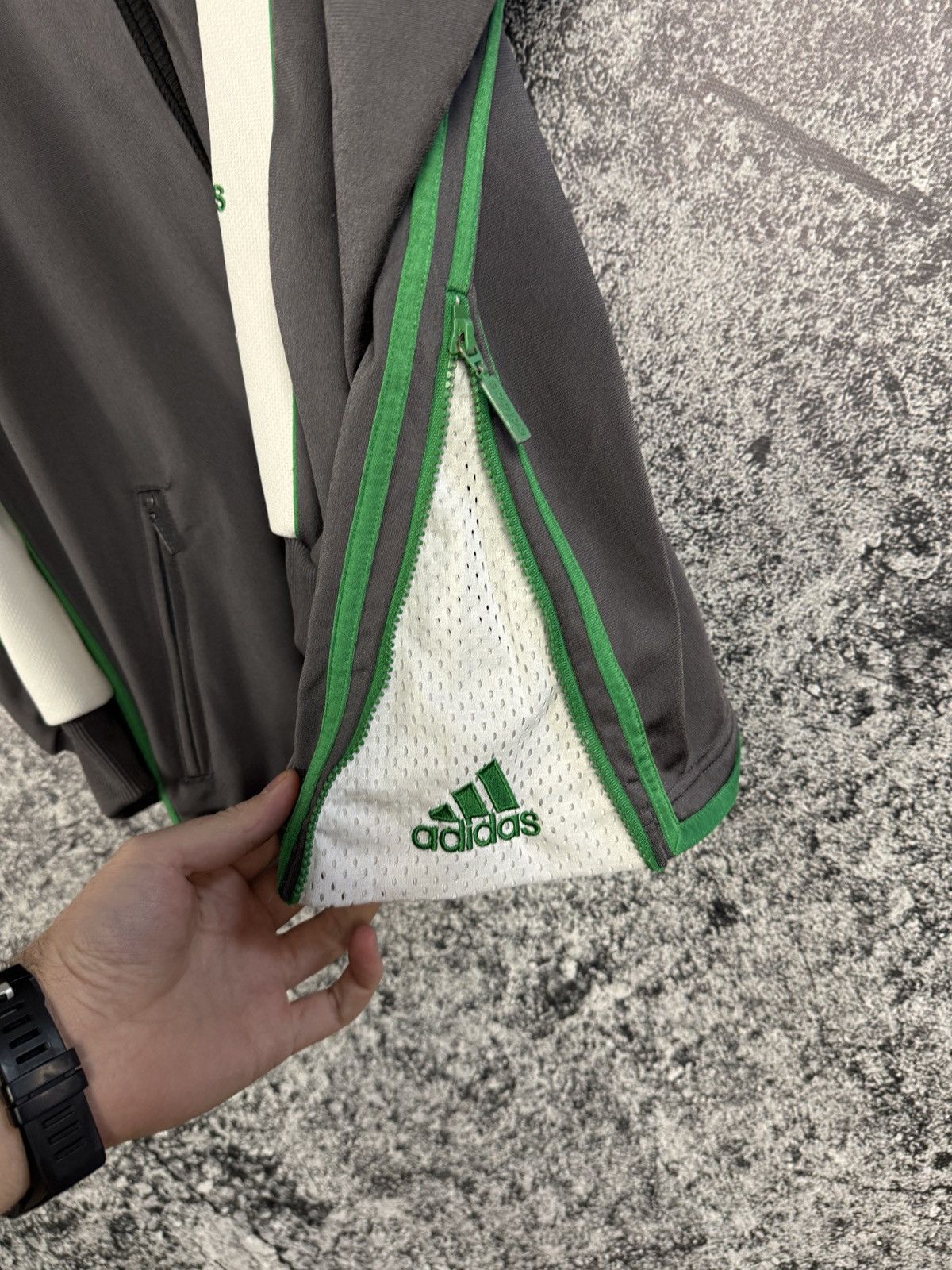 Adidas Adidas Vintage Hoodie Full Zip Jacket Big Logo Retro Size M Size US M / EU 48-50 / 2 - 14 Thumbnail