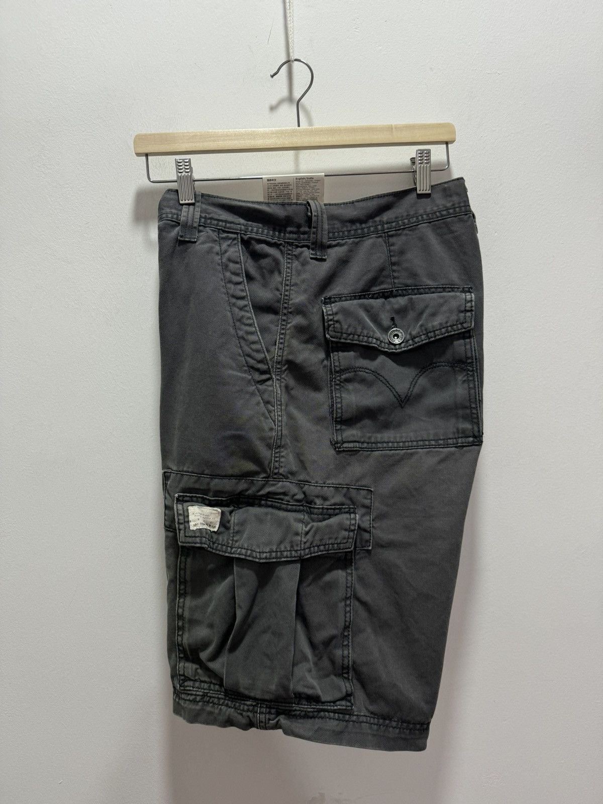 Levi's × Levi's Vintage Clothing × Vintage VINTAGE LEVIS CARGO SHORT PANTS Size US 34 / EU 50 - 11 Thumbnail