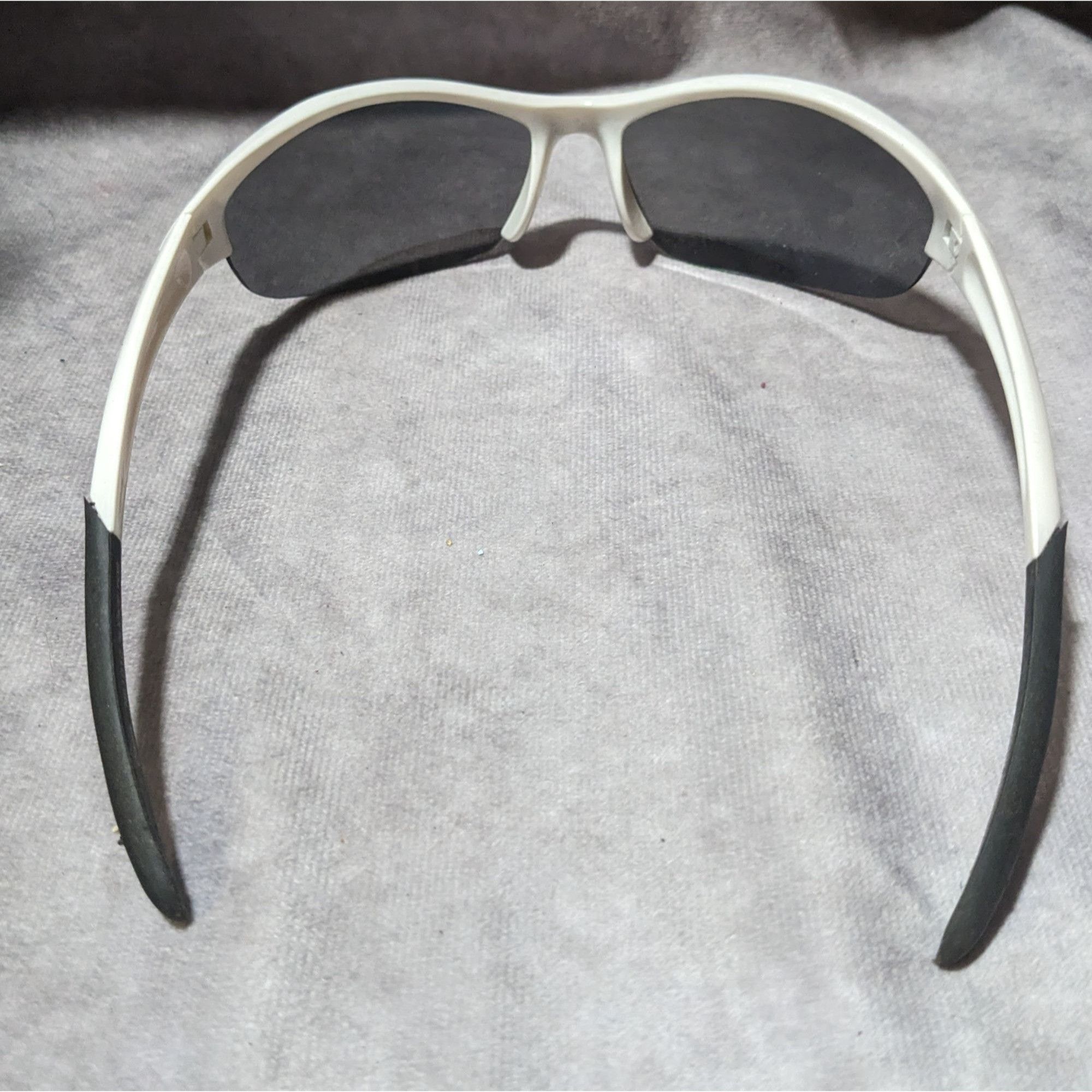 Foster Grant Foster Grant Black And White Sporty Rookie Sunglasses Size ONE SIZE - 4 Thumbnail