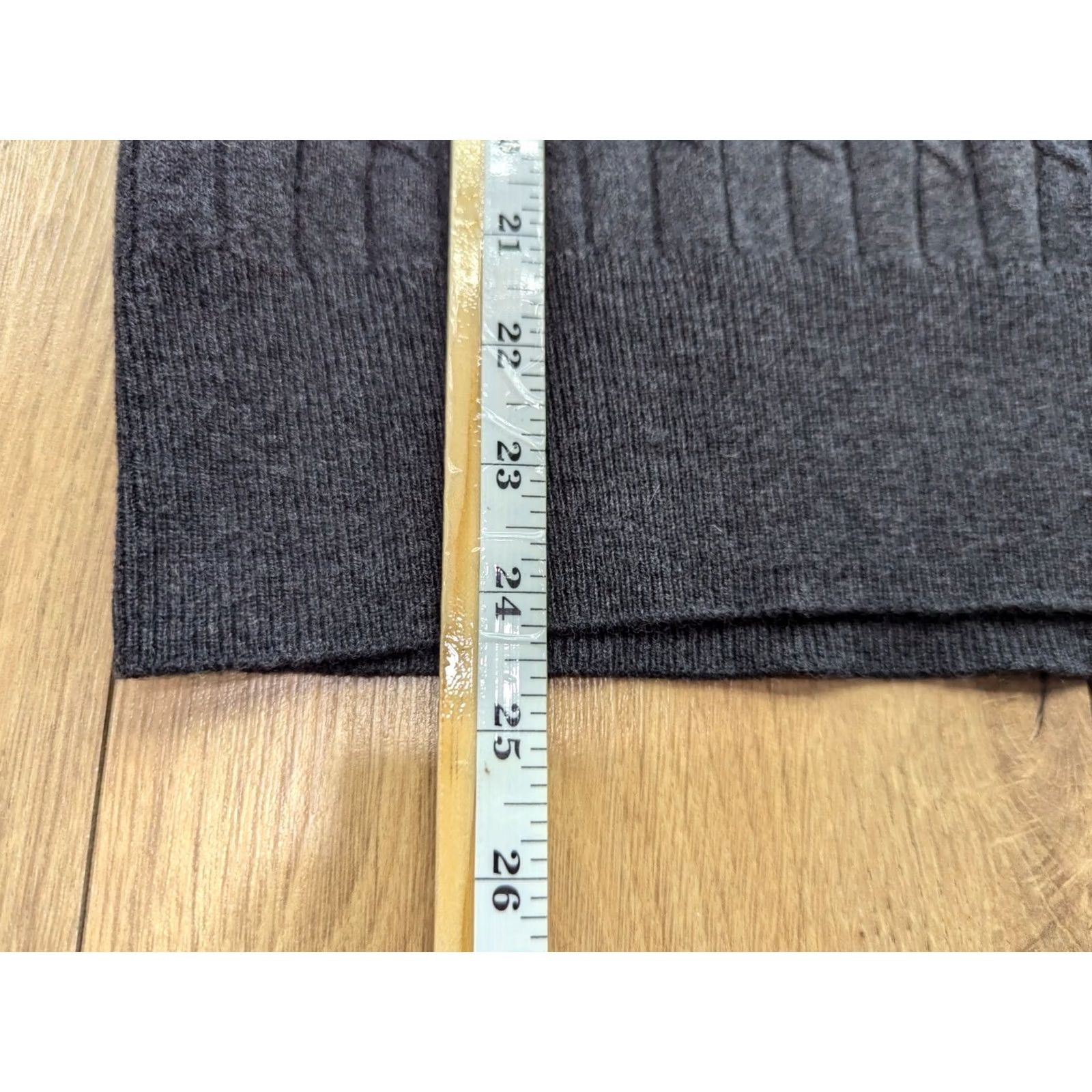 Gant GANT Mens Jumper XL Wool Gray V Neck Sweater Pullover Knit Casual Men Size XL Gray Wool V-Neck Sweater Mens Jumper Size US XL / EU 56 / 4 - 6 Thumbnail