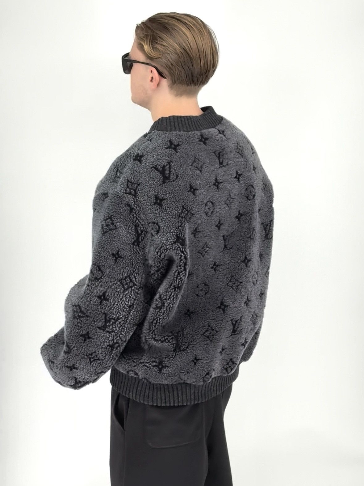 Louis Vuitton Louis Vuitton Wool Sweater With Leather Inner Part Size US L / EU 52-54 / 3 - 9 Thumbnail