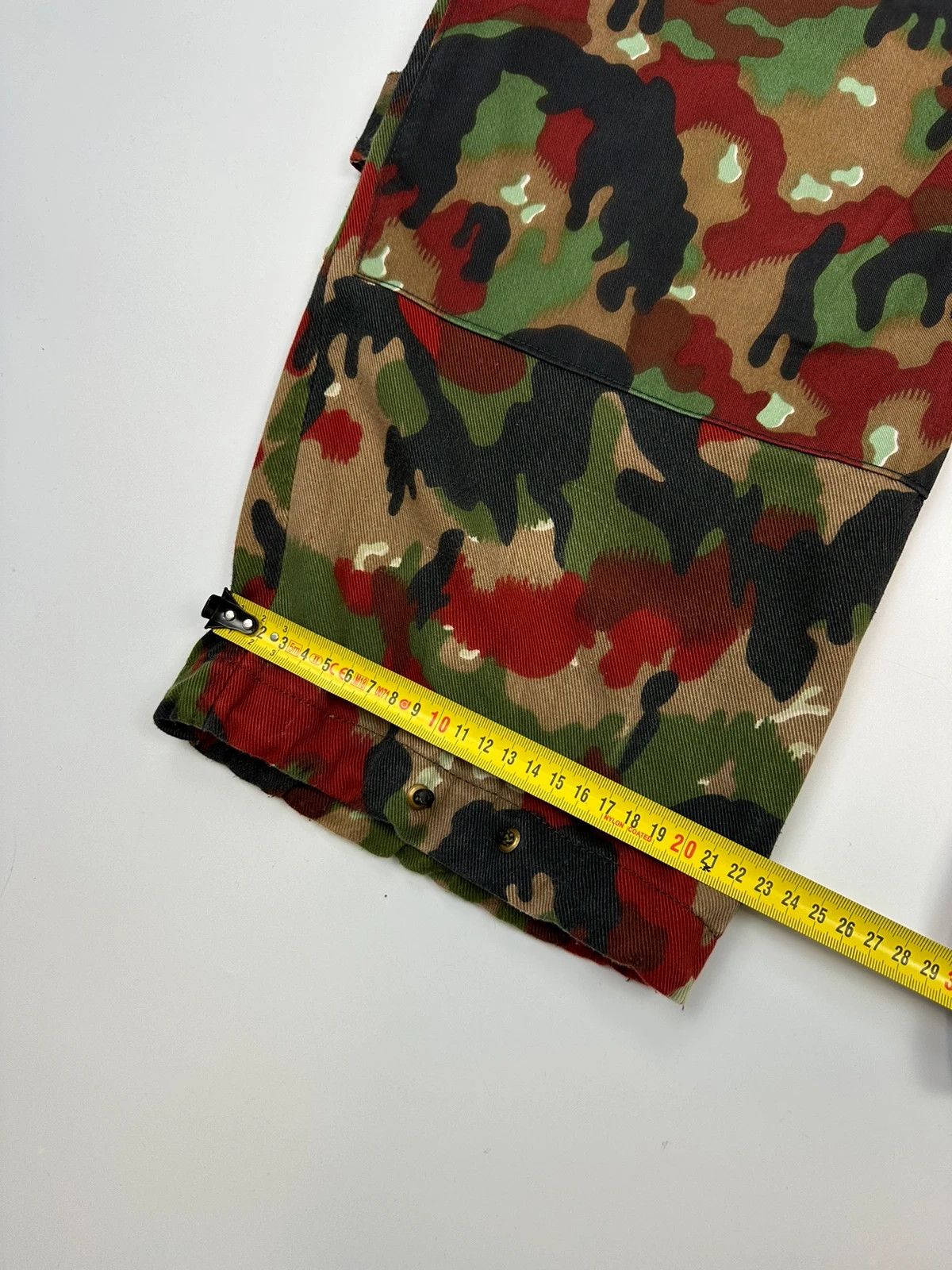 Dolce & Gabbana Dolce & Gabbana 90’s Sample Military Camo Cargo Pants Size US 31 - 19 Thumbnail