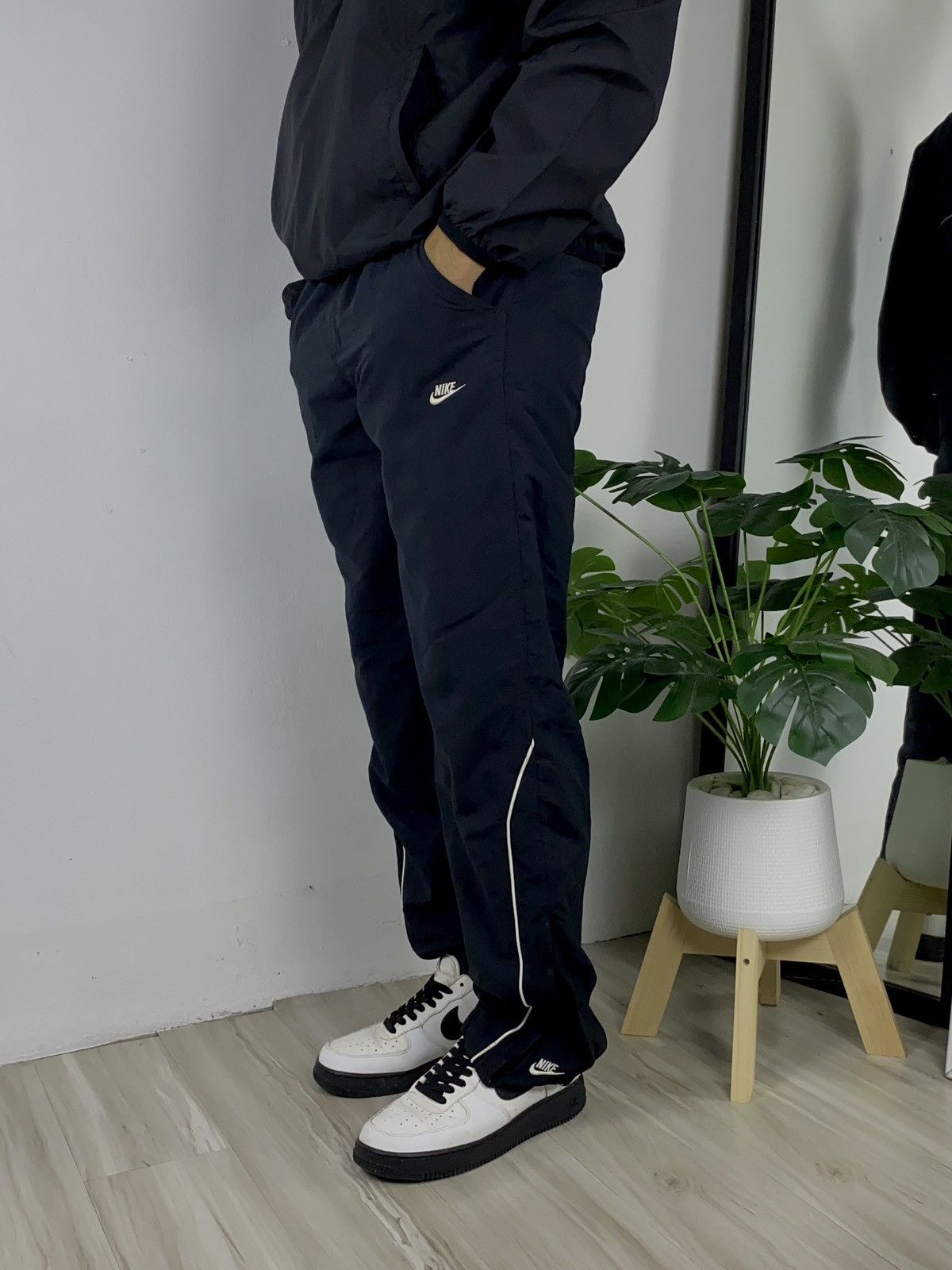 Nike Nike Y2K Double swoosh Vintage Nylon Track Pants Drill Track Size US 32 / EU 48 - 1 Thumbnail