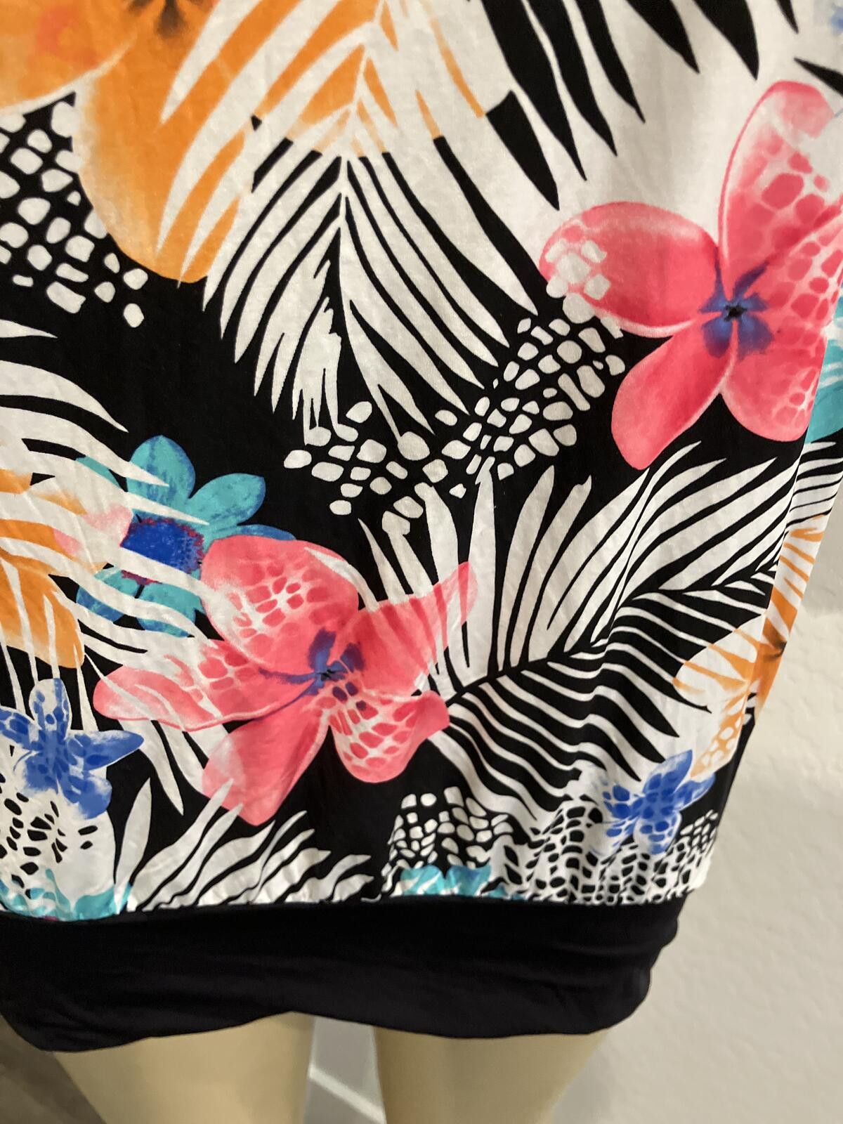 Other NWT Black Sheer Sleeve Floral Print Tunic Top Size M / US 6-8 / IT 42-44 - 7 Thumbnail