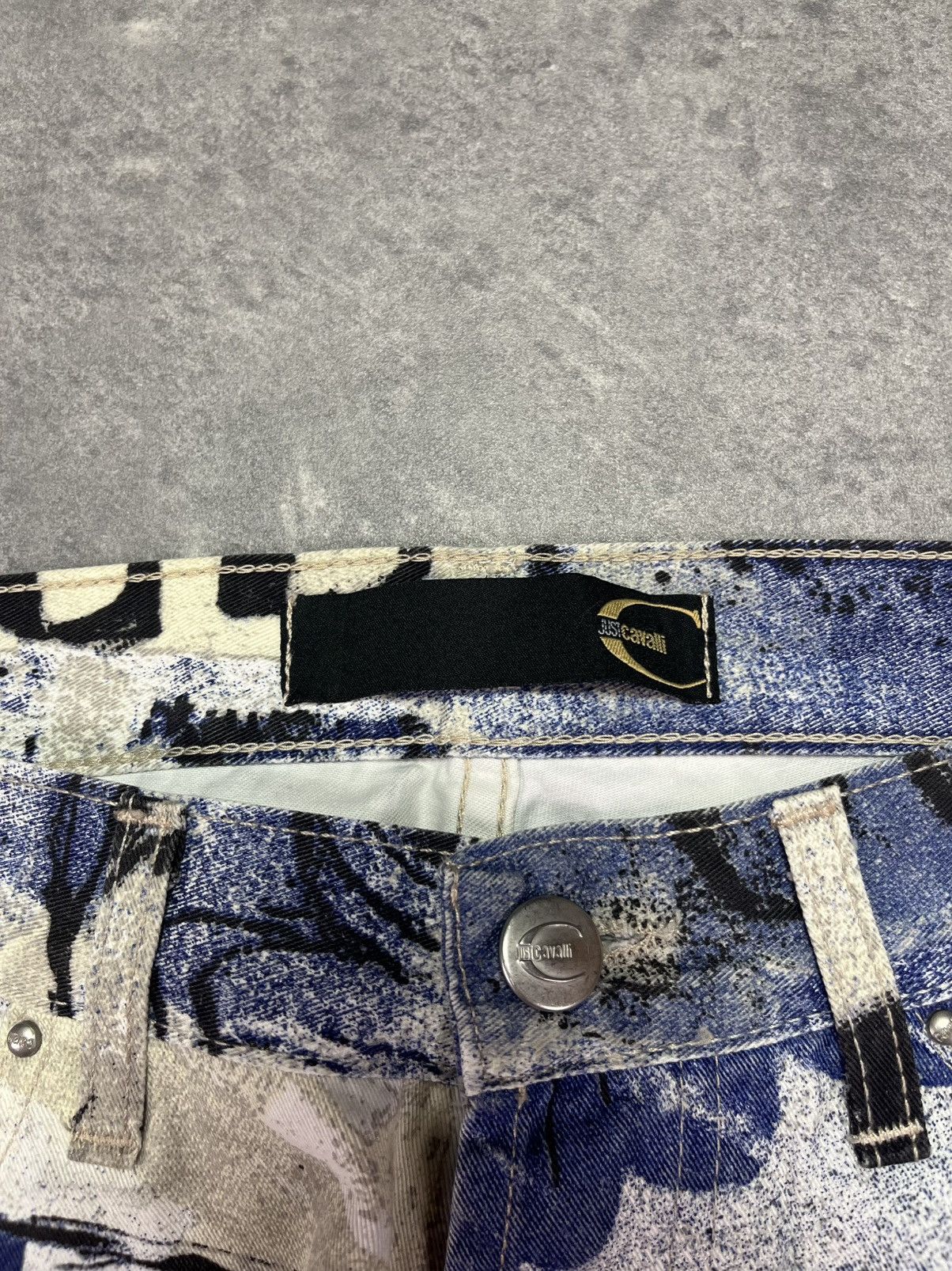 Just Cavalli 00s Just Cavalli Napoleon Parody Cropped Jeans 30 31 Size US 31 - 10 Thumbnail