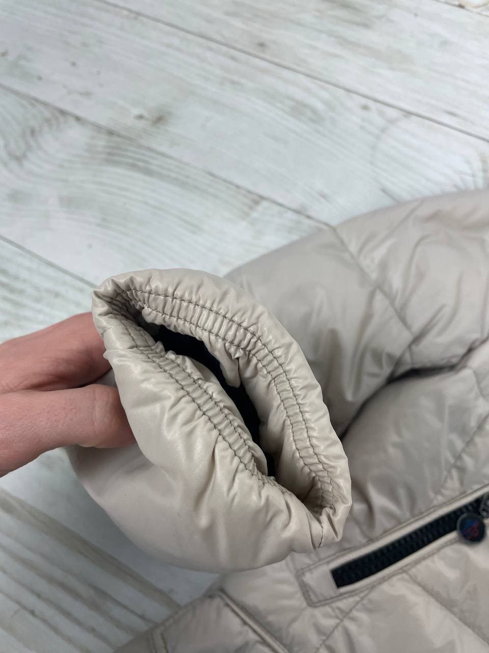 Moncler Vintage Moncler Indre Giubboto Women Puffer Jacket Beige Size XS / US 0-2 / IT 36-38 - 25 Thumbnail