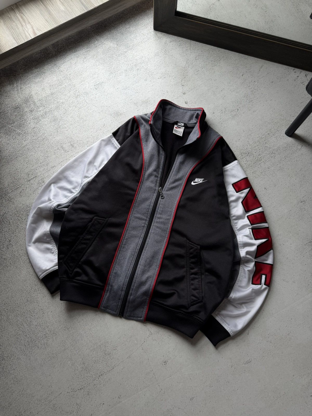 Nike Nike Vintage Big Logo Sport Mens S Zip Track Jacket Size US S / EU 44-46 / 1 - 1 Thumbnail