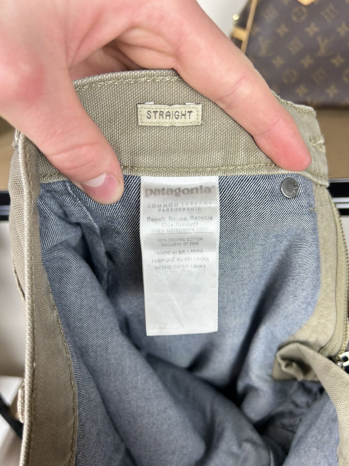 Patagonia Patagonia Jeans Mens 28x32 Corduroy Straight Leg BAGGY Zip Size US 28 / EU 44 - 13 Thumbnail