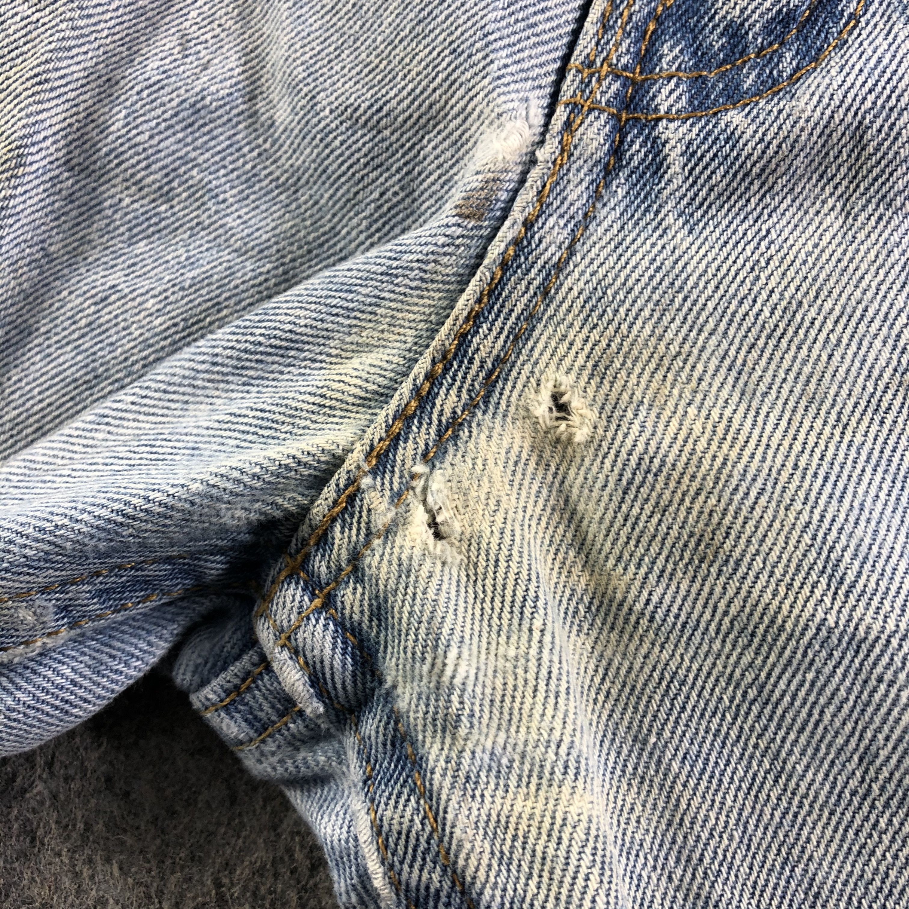 Levi's Vintage Light Wash Levis 550 Jeans-J3516 Size US 37 - 8 Thumbnail