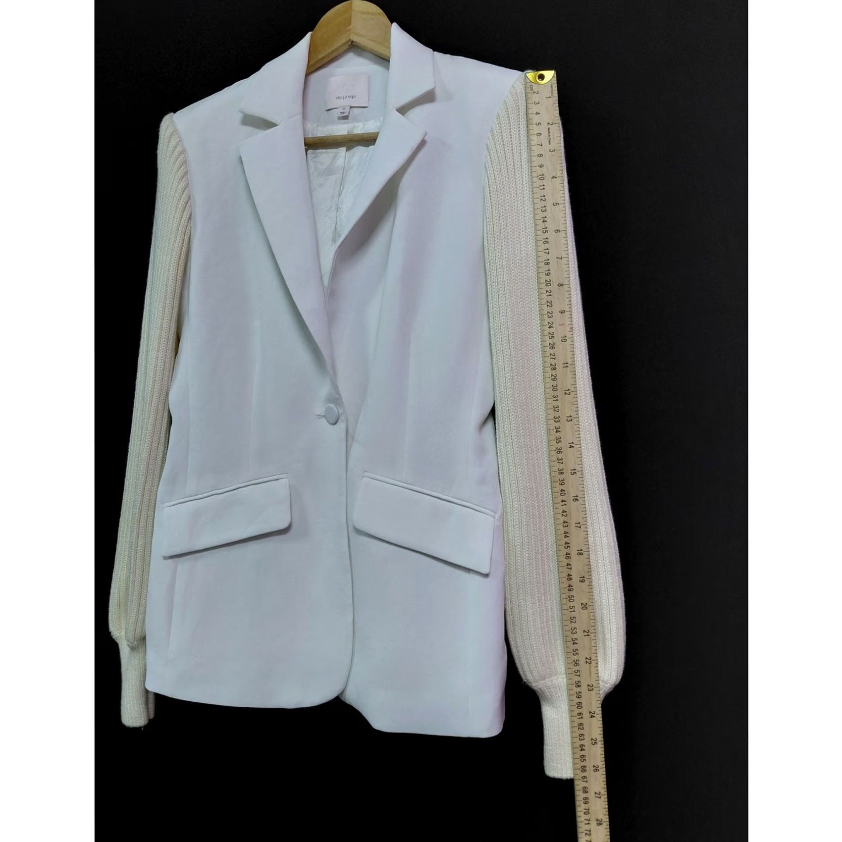 Vintage Cinq à Sept Merino Wool Sleeve Blazer White Solid Long Sleeve Women Size 0 Size XS / US 0-2 / IT 36-38 - 7 Thumbnail
