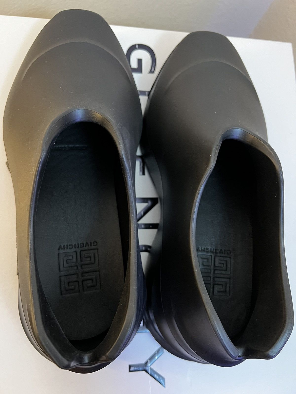 Givenchy × MMW Givenchy Monumental Mallow Show Low Shoes Size US 8 / EU 41 - 6 Thumbnail