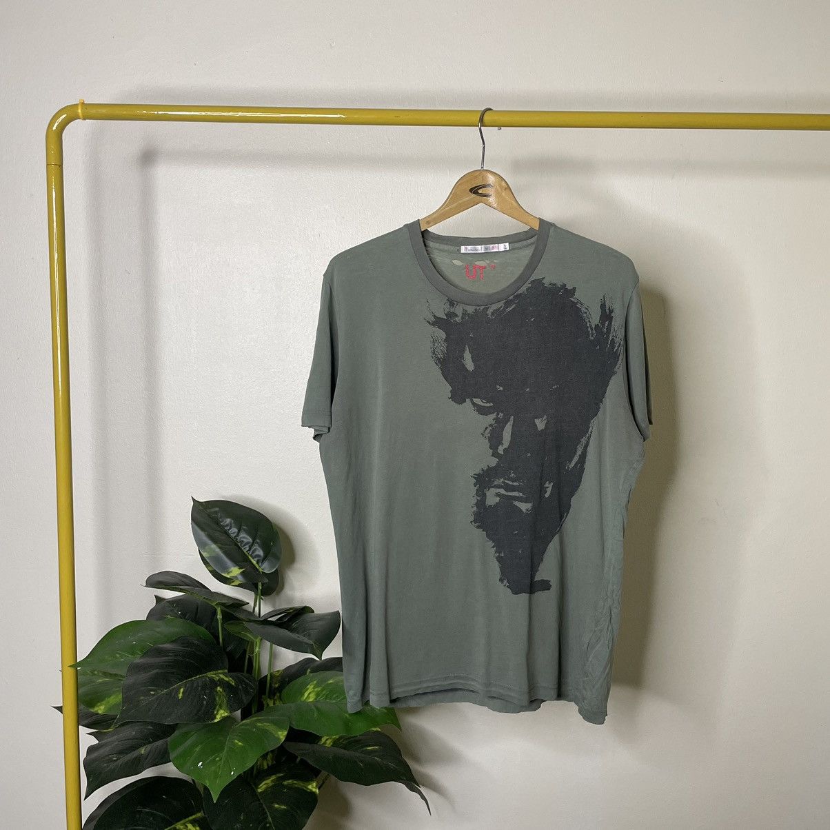 Vintage UT Uniqlo 10th Anniversary Takehiko Inoue Manga Artist Tee Size US L / EU 52-54 / 3 - 1 Thumbnail