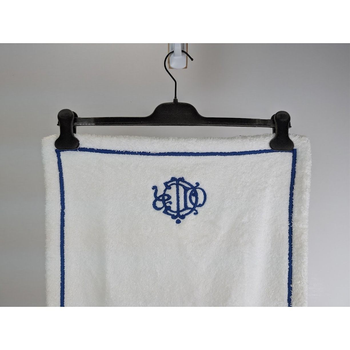Dior o1rshd1 Size: OS / Hand Towel in White/Blue Size ONE SIZE - 3 Thumbnail