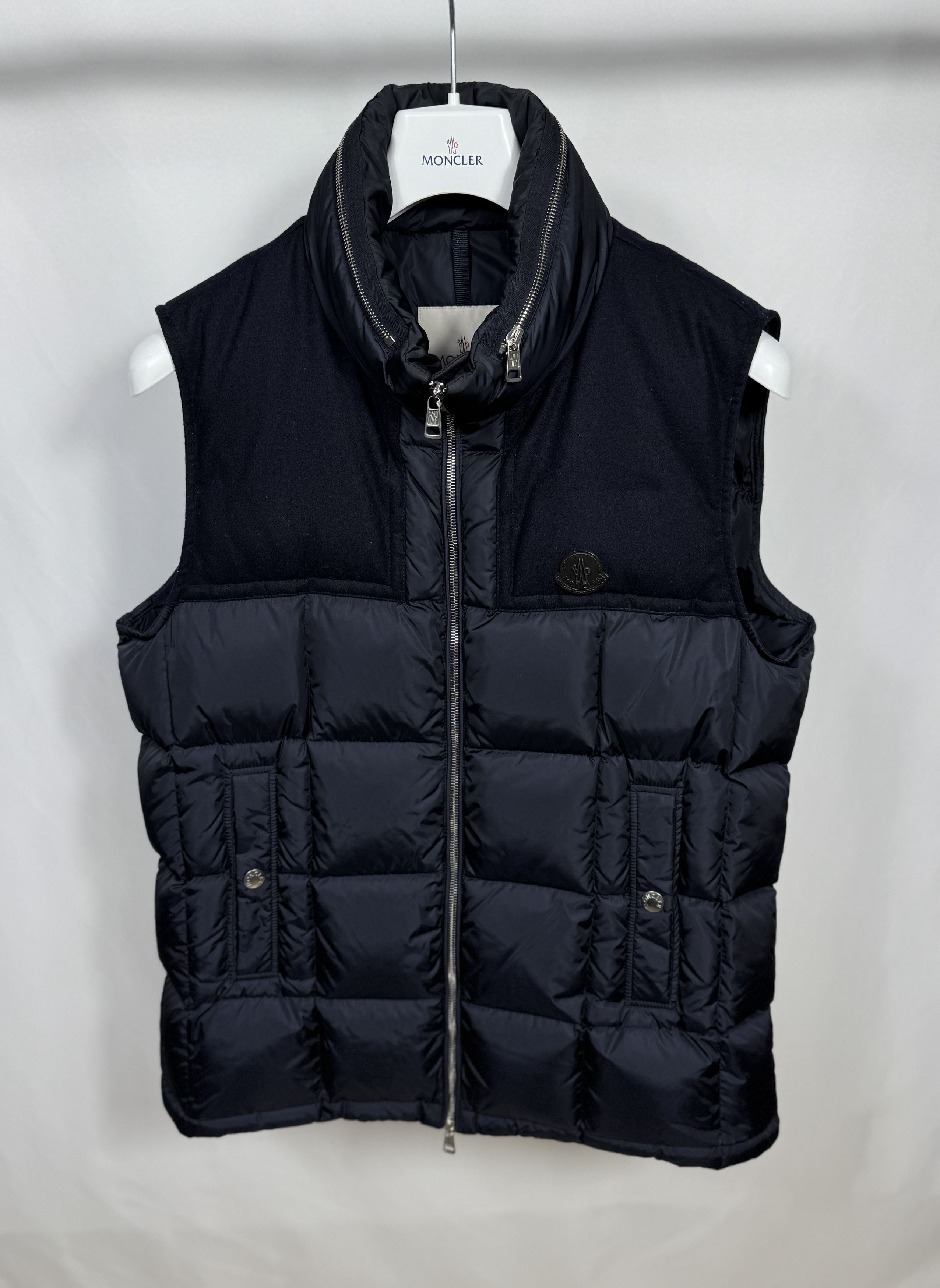 Moncler Moncler Cesar Gilet Size US L / EU 52-54 / 3 - 1 Thumbnail