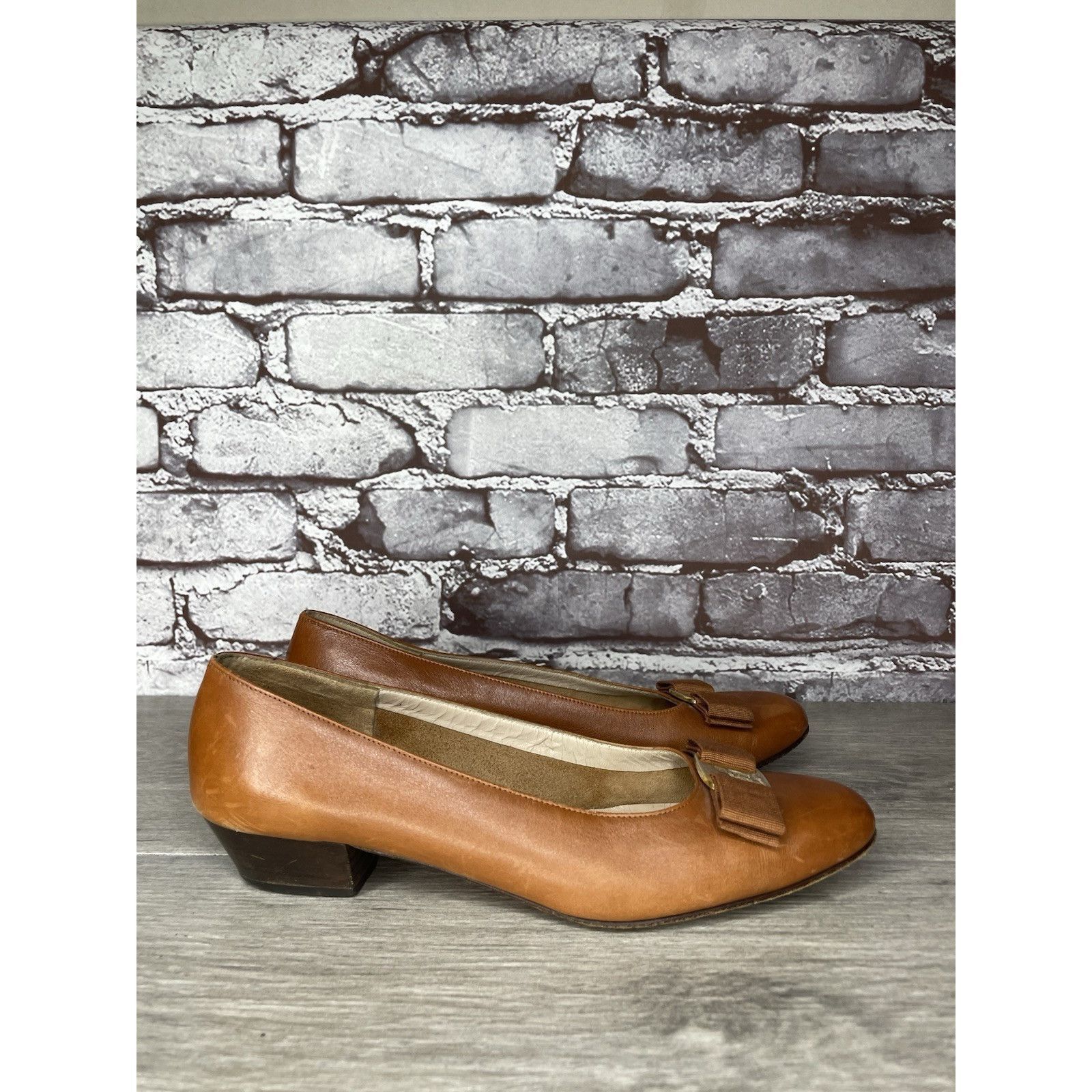 Salvatore Ferragamo Salvatore Ferragamo Boutique Vara Brown Leather Bow Heels Wo Size US 8 / IT 38 - 3 Thumbnail
