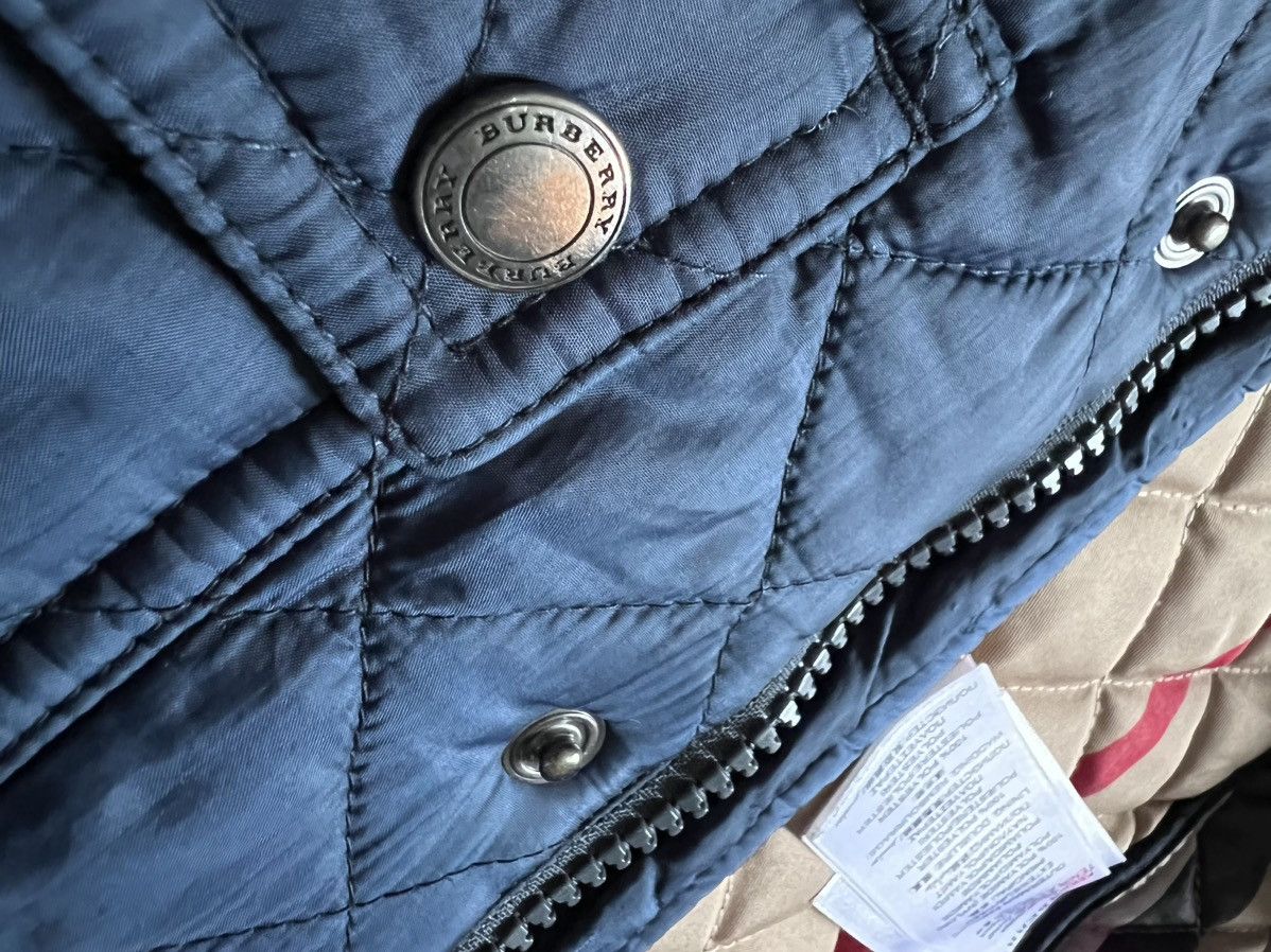 Burberry Burberry Kids Navy Blue Quilted Jacket 6Y 116cm Size US XXS / EU 40 - 13 Thumbnail