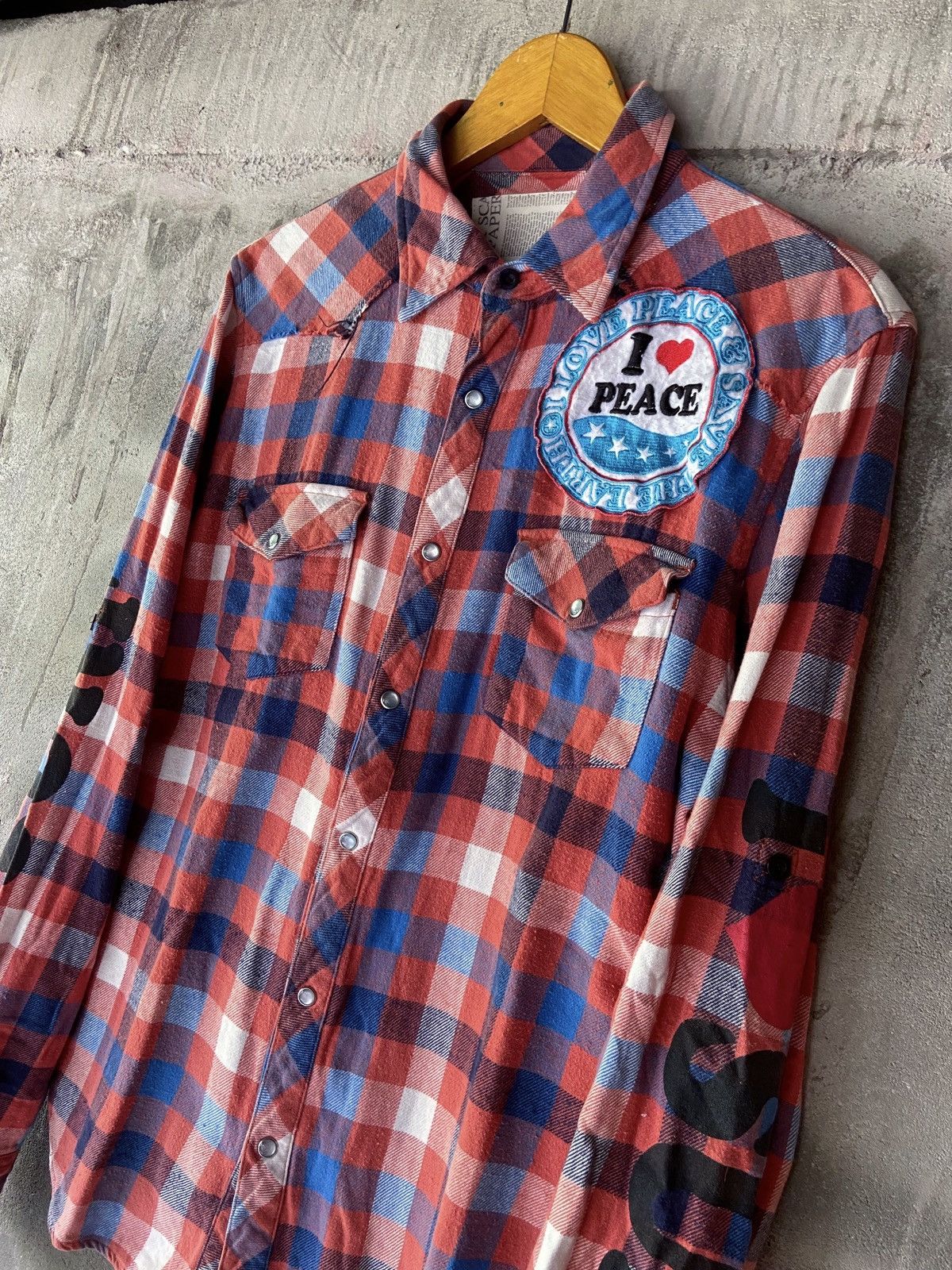 Japanese Brand PEACE LOVE FUTURE HAPPINES DAY BUTTON DOWN SHIRT Size US M / EU 48-50 / 2 - 5 Thumbnail
