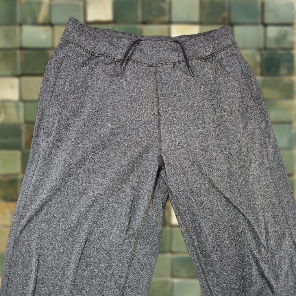 Lululemon Lululemon Jogger Pants Mens 32 Gray Knit Elastic Waist Pockets Running Athletic Size US 32 / EU 48 - 1 Thumbnail