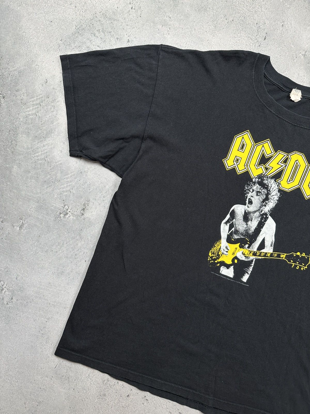 Band Tees Vintage 2009 AC/DC Angus Young Graphic Band Tee Anvil Rock Size US XXL / EU 58 / 5 - 2 Thumbnail