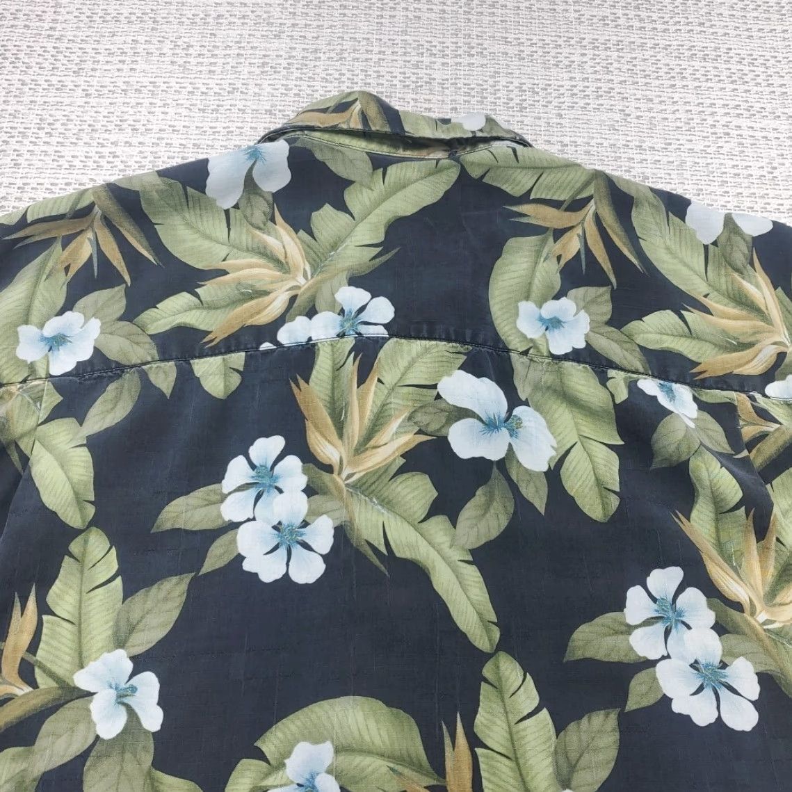 Tommy Bahama VINTAGE Tommy Bahama Hawaiian Shirt Mens 2XL Floral Tropical Button-Up 100% Silk Silk Shirt Men’s Short Sleeve Casual Beach Size US XXL / EU 58 / 5 - 7 Thumbnail