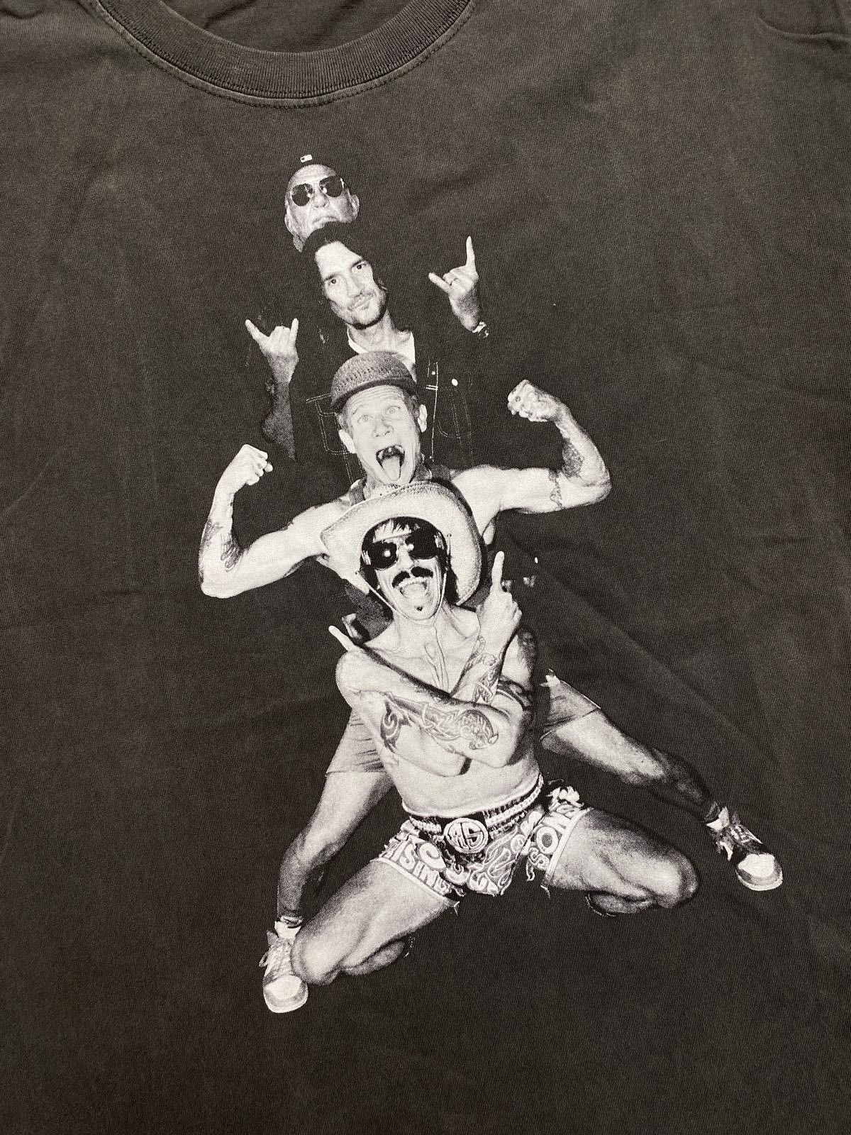 Japanese Brand Deadstock Red Hot Chili Peppers Totem T-shirt Large Size US L / EU 52-54 / 3 - 2 Thumbnail