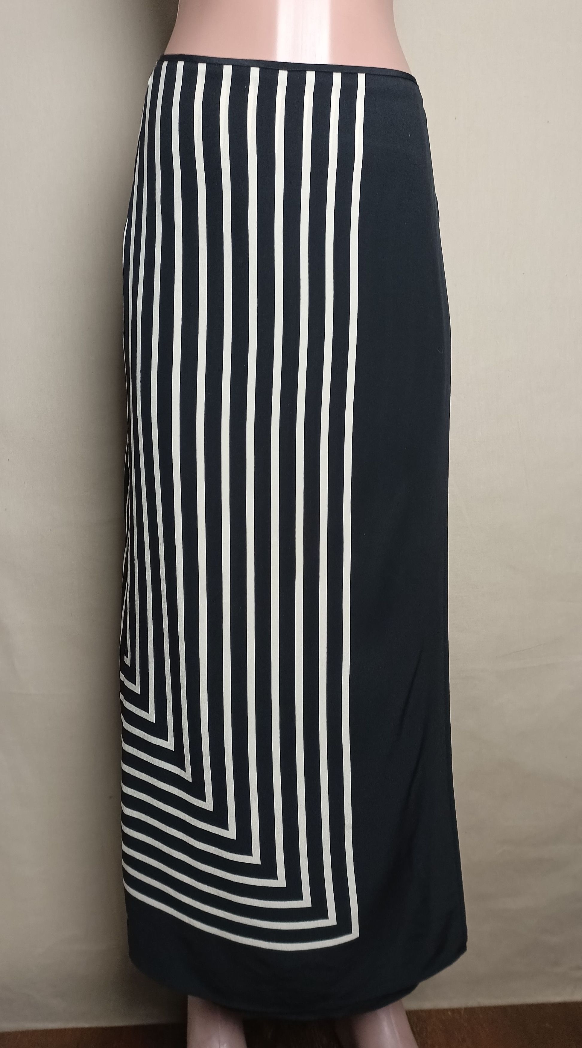 Toteme TOTEME Monogram Silk Jacquard Wrap Logo Skirt EU 42 Size 28" / US 6 / IT 42 - 5 Thumbnail