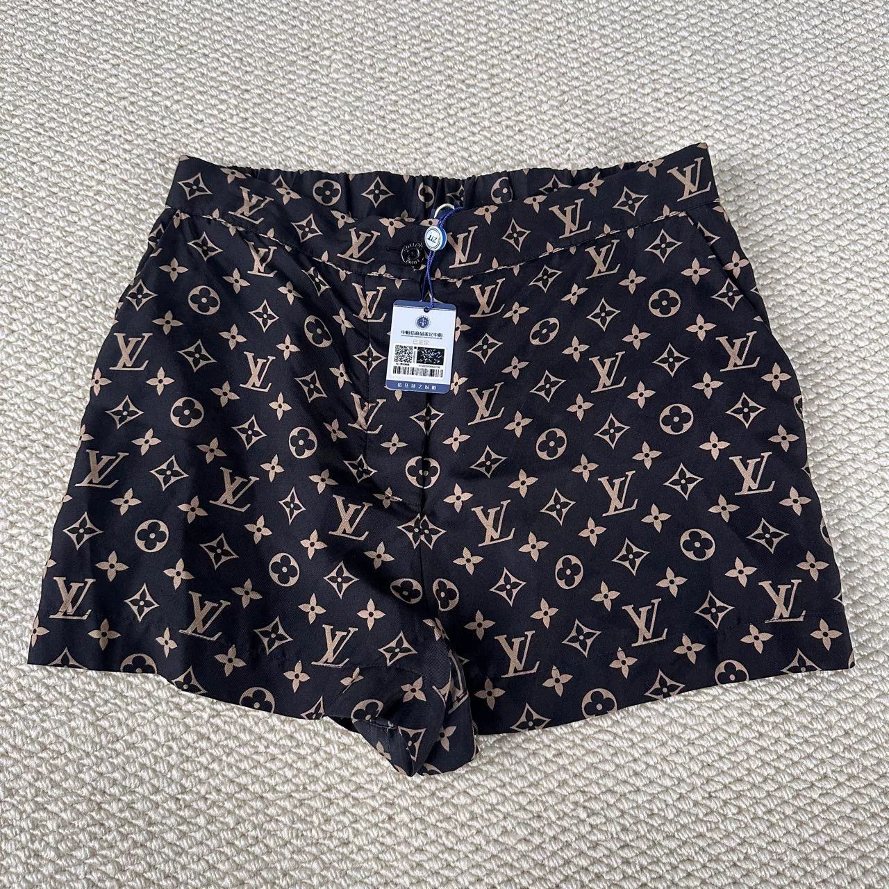 Louis Vuitton Louis Vuitton Monogram Silk Shorts Size 38" / US 16 / IT 52 - 1 Thumbnail