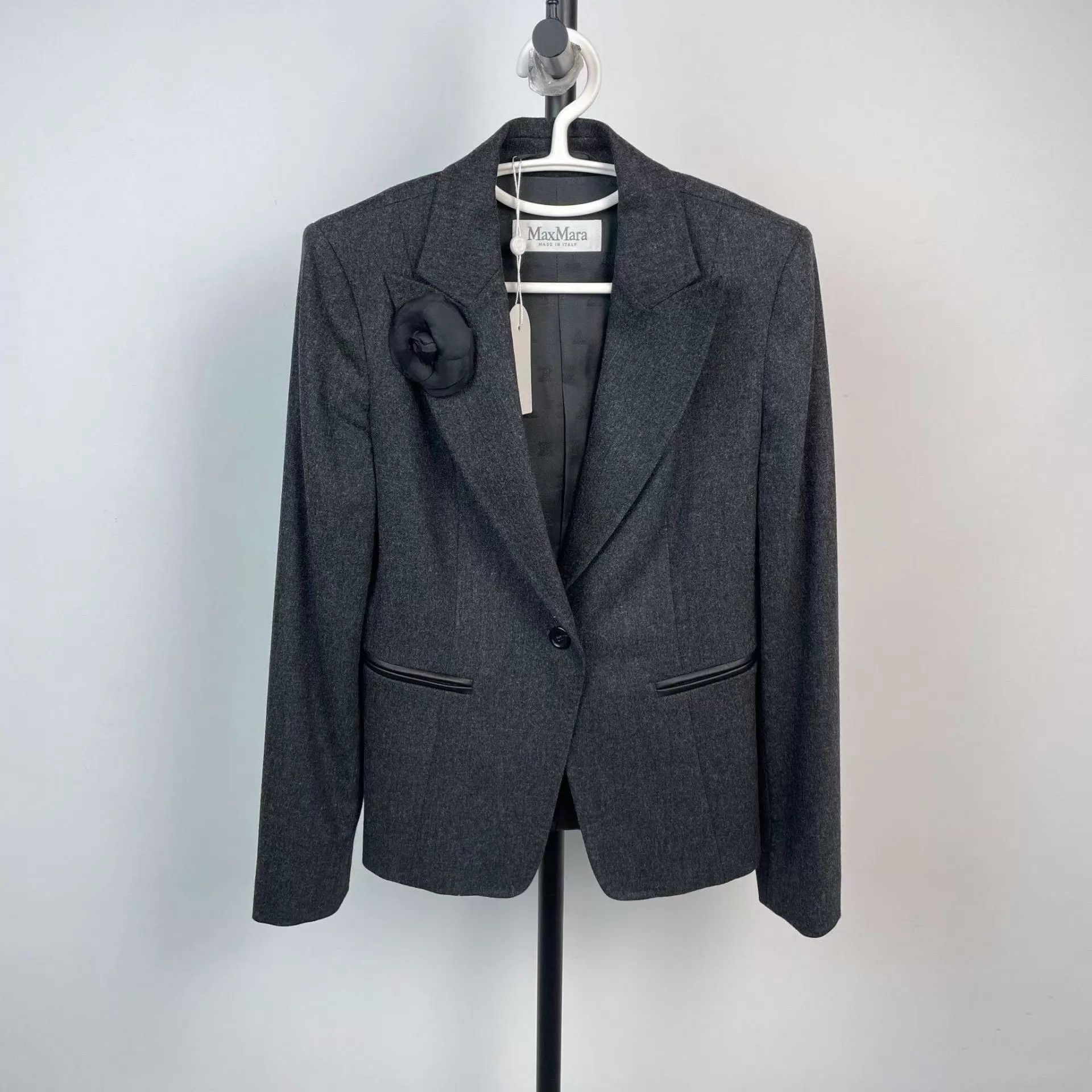 Max Mara Max Mara Women's 165/88 Black Polyester Jacket Size M / US 6-8 / IT 42-44 - 1 Thumbnail
