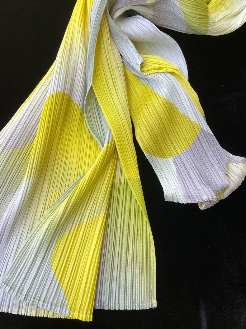 Issey Miyake Issey Miyake size:3 Yellow pleated cloud dress Size M / US 6-8 / IT 42-44 - 4 Thumbnail