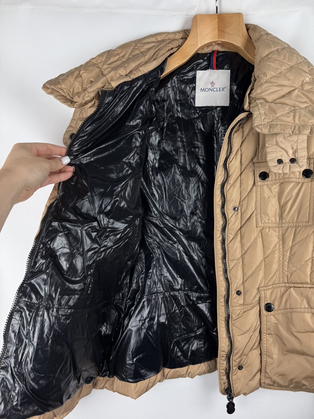 Moncler Moncler Saf Giubbotto Ladies Quilted Down Jacket Size 3 Size L / US 10 / IT 46 - 15 Thumbnail