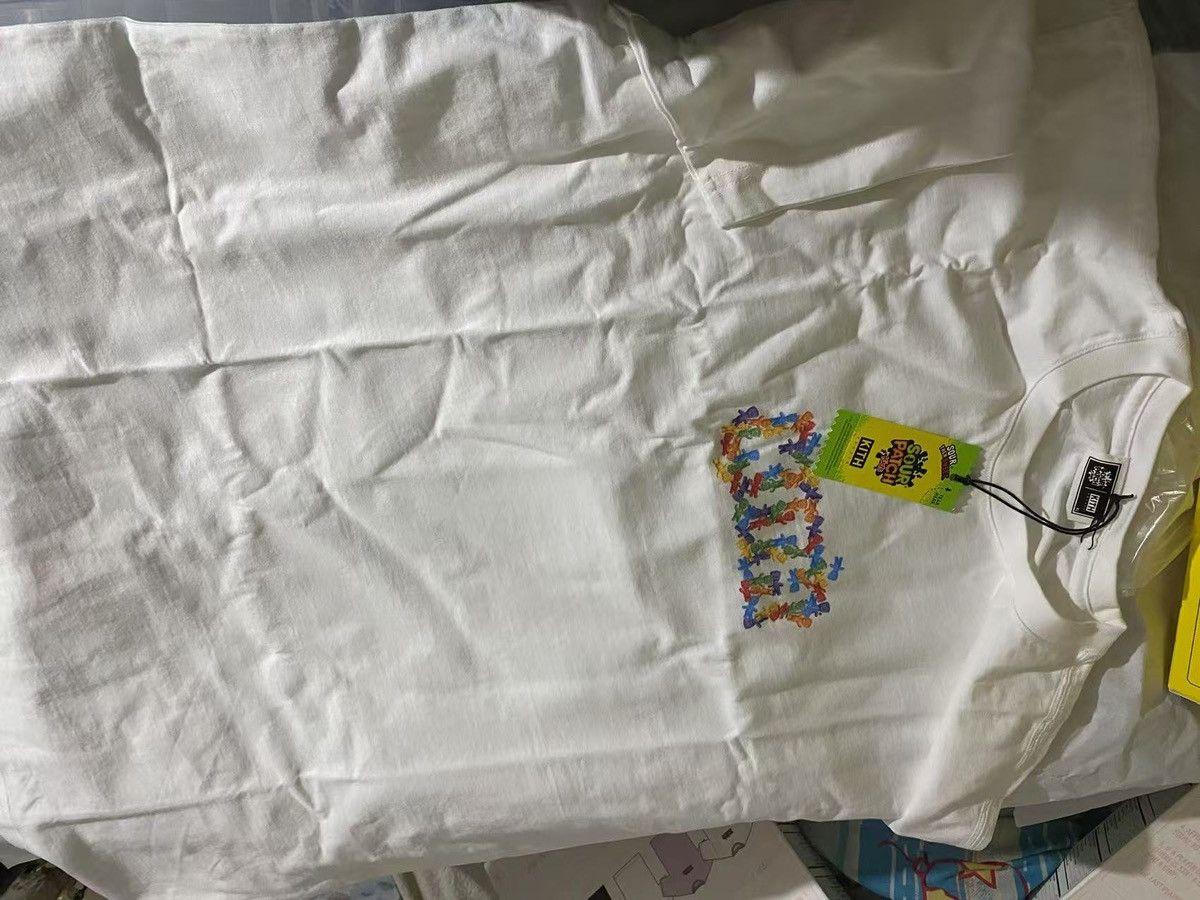 Kith Kith Treats for Sour Patch Kids Candy Classic Logo Tee Size US XL / EU 56 / 4 - 4 Thumbnail