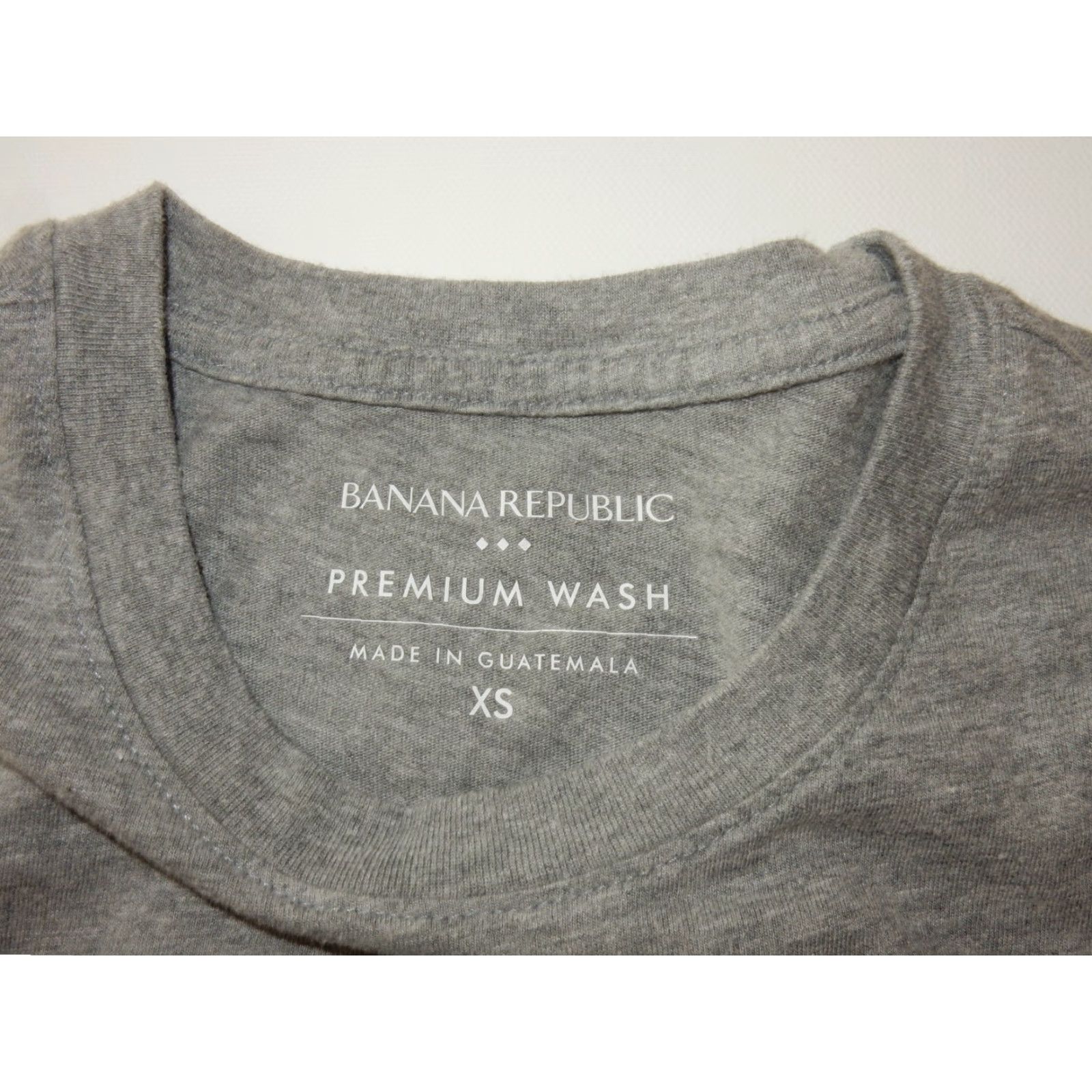 Banana Republic Banana Republic T Shirt XS Men Gray Graphic Print Cotton Short Sleeve Elephants Size US XS / EU 42 / 0 - 2 Thumbnail