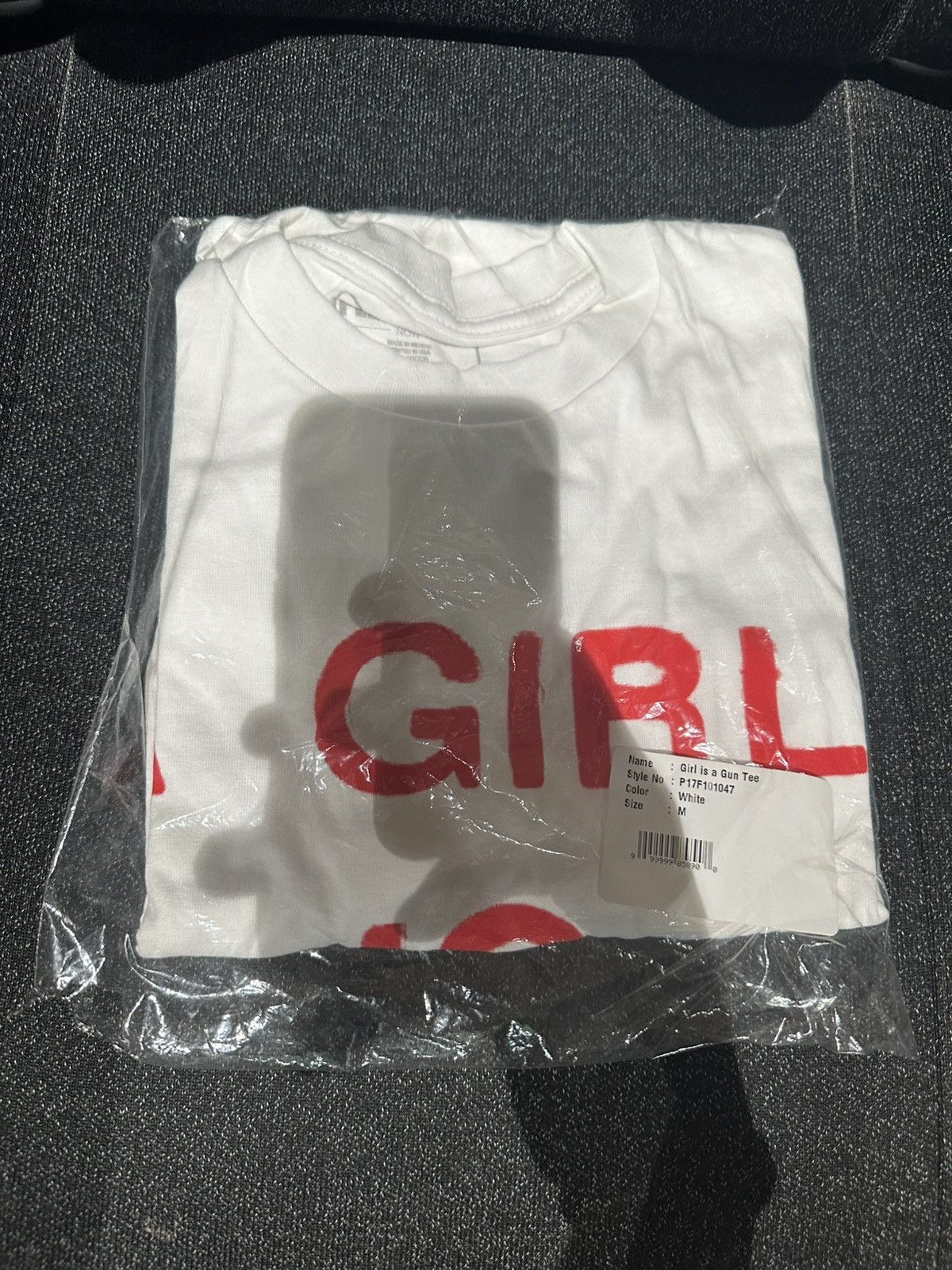 Pleasures A GIRL IS A GUN TEE Size US M / EU 48-50 / 2 - 1 Thumbnail