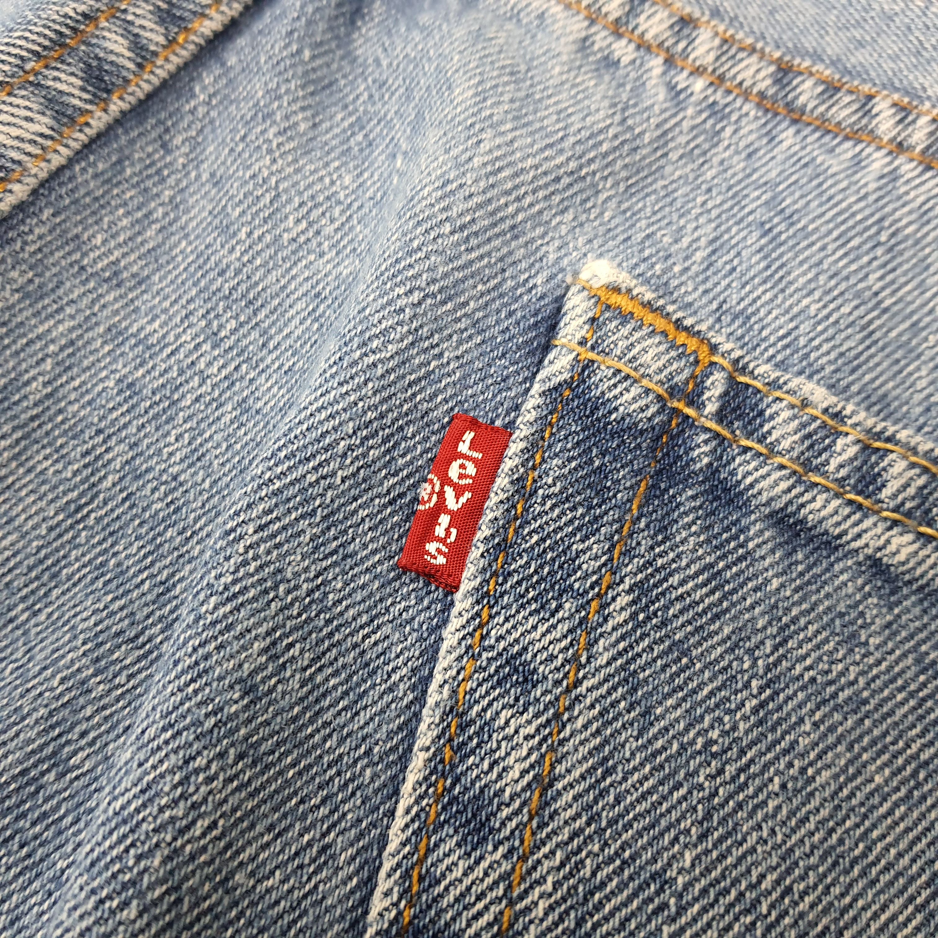 Levi's VINTAGE 90s LEVI'S 550 Distressed Light Wash Jeans C272N7 Size US 36 / EU 52 - 7 Thumbnail