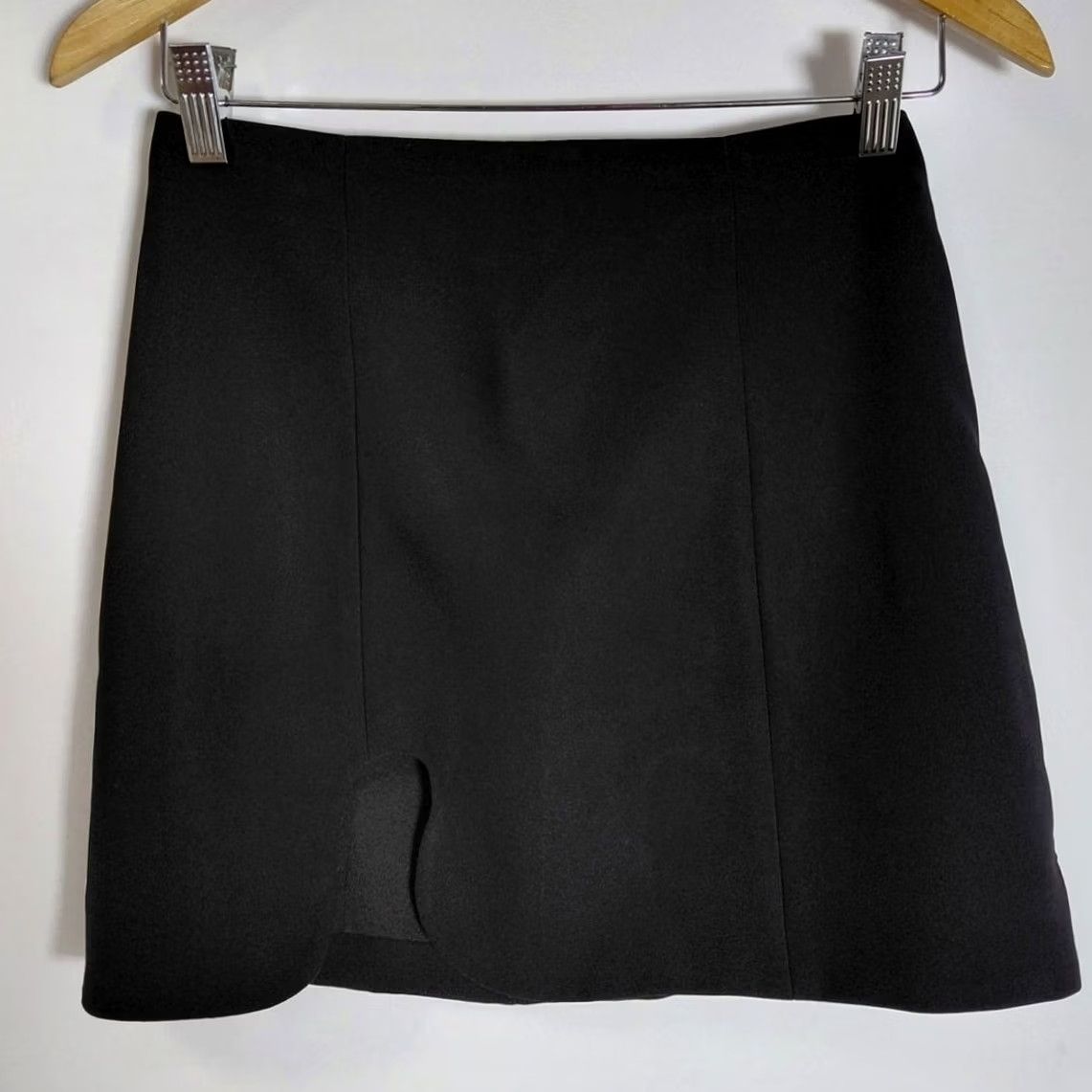 Amanda Uprichard VINTAGE? No — Amanda Uprichard IP9? No — New Crop Top and Skirt Set Solid XS? No Size XS / US 0-2 / IT 36-38 - 3 Thumbnail