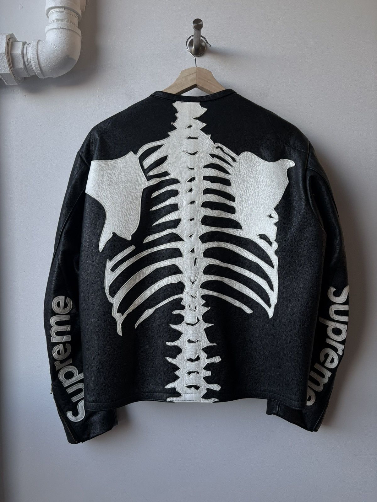 Supreme × Vanson Leathers Supreme X Vanson leathers SS17 "bones" leather jacket Size US L / EU 52-54 / 3 - 2 Thumbnail