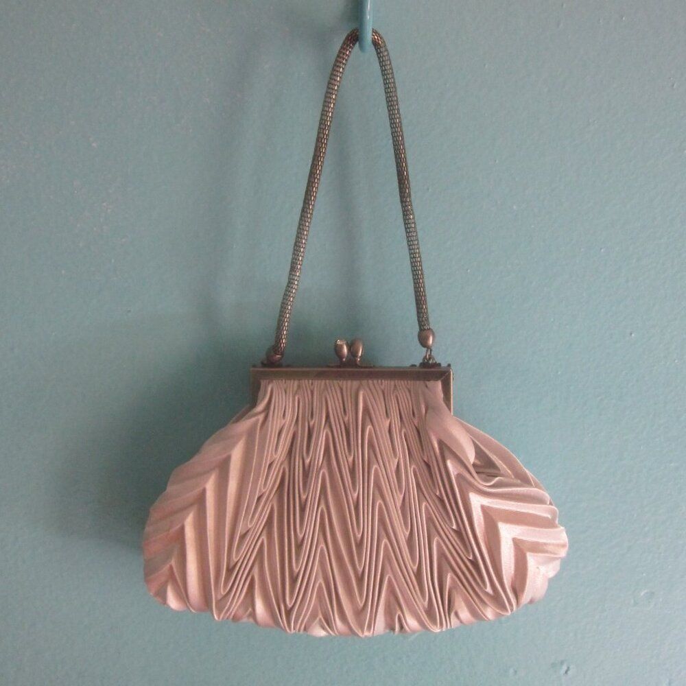 Lee Nicole Lee Collection Silver Cloth Purse Silver Metal Chain Size ONE SIZE - 10 Thumbnail