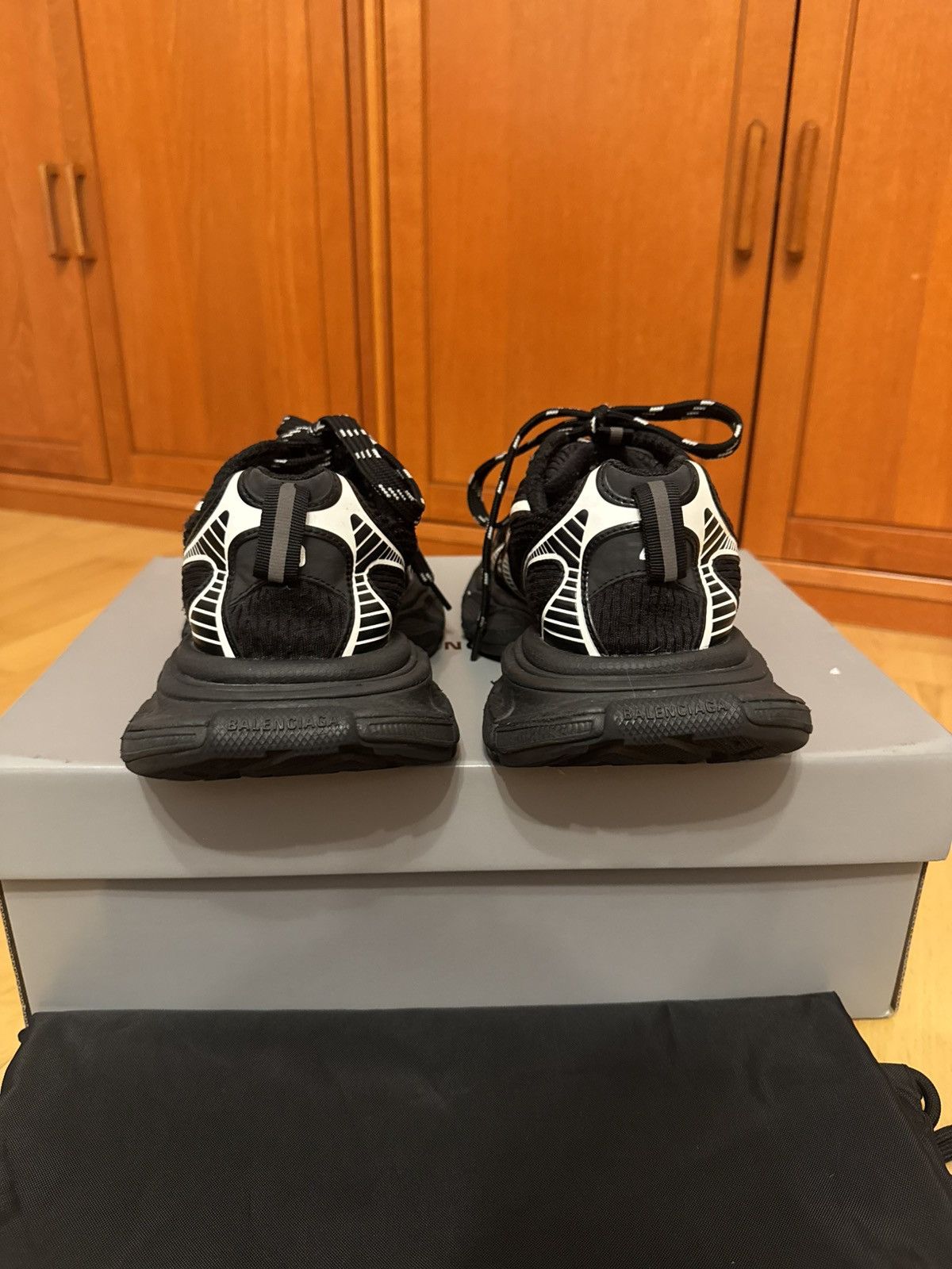 Balenciaga Balenciaga 3XL Triple Black Size US 7 / EU 40 - 8 Thumbnail