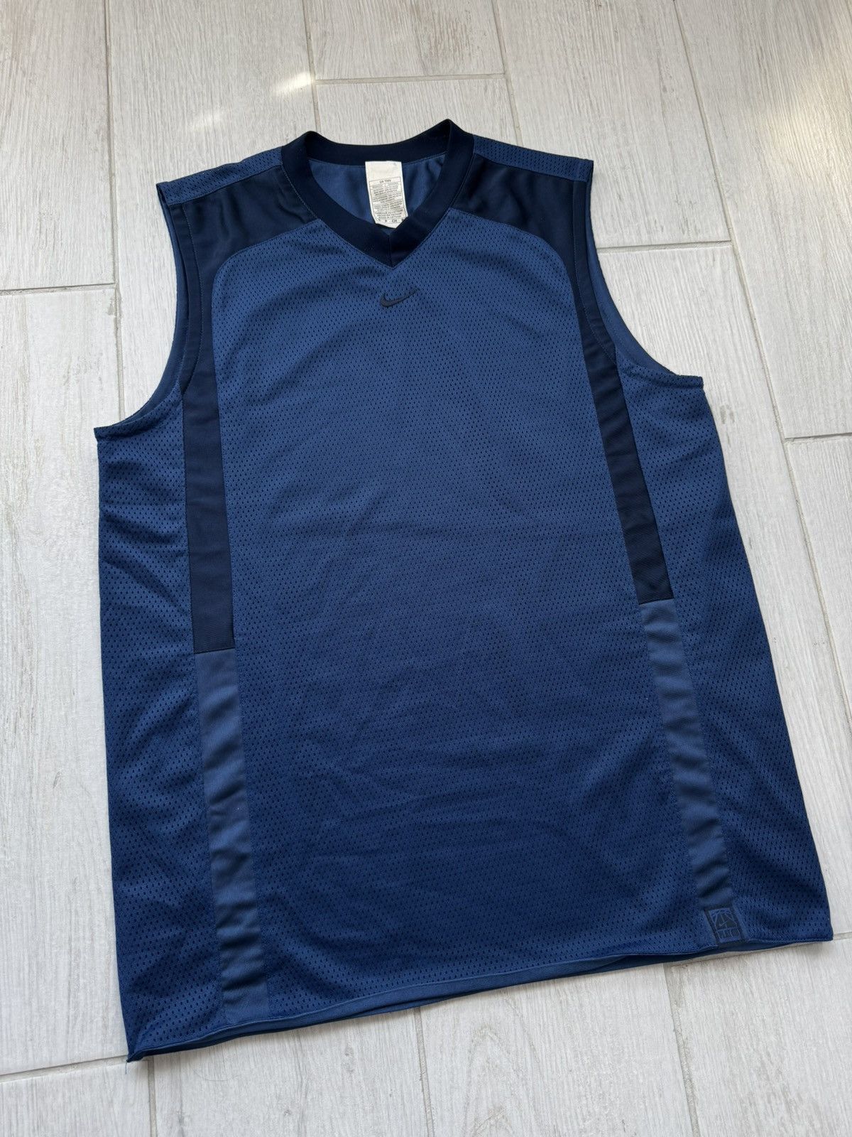 Nike Vintage Y2K Nike Reversible Center Swoosh Basketball Jersey Size US S / EU 44-46 / 1 - 9 Thumbnail