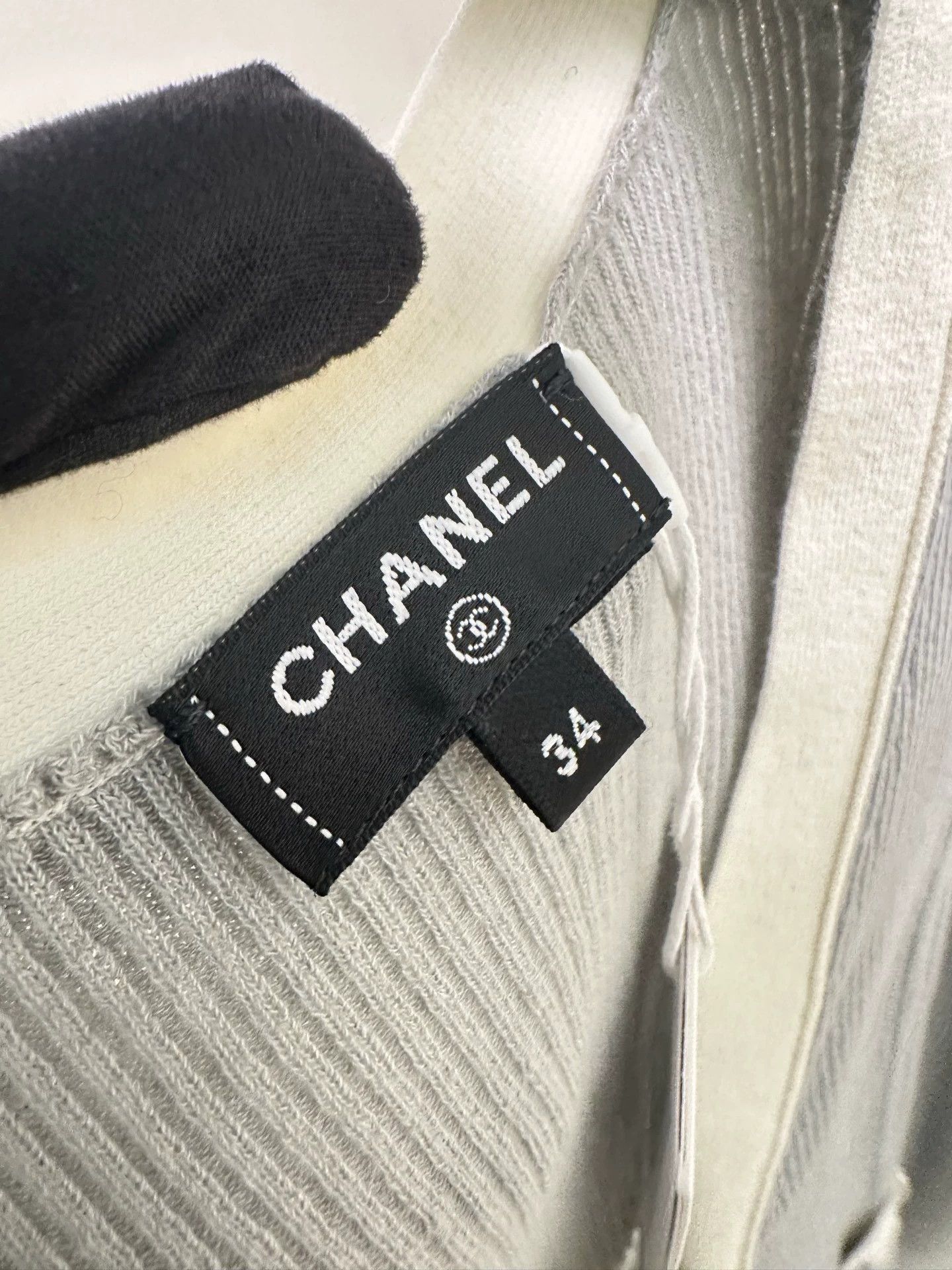 Chanel Chanel gray knit cardigan 34 used Size XS / US 0-2 / IT 36-38 - 3 Thumbnail
