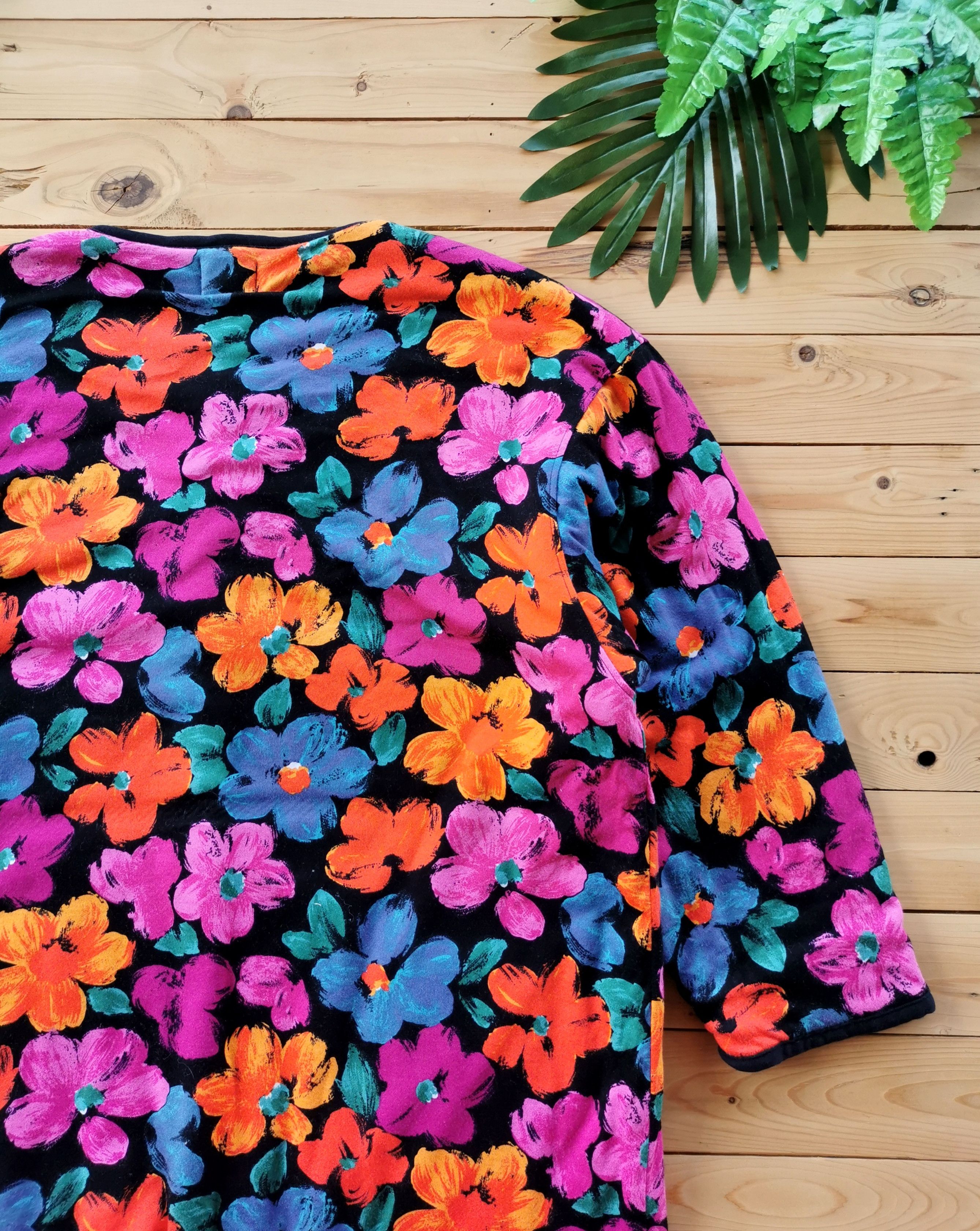 Ungaro Paris UngaroParisFlowers Paint Art DoublePocket Size US L / EU 52-54 / 3 - 10 Thumbnail