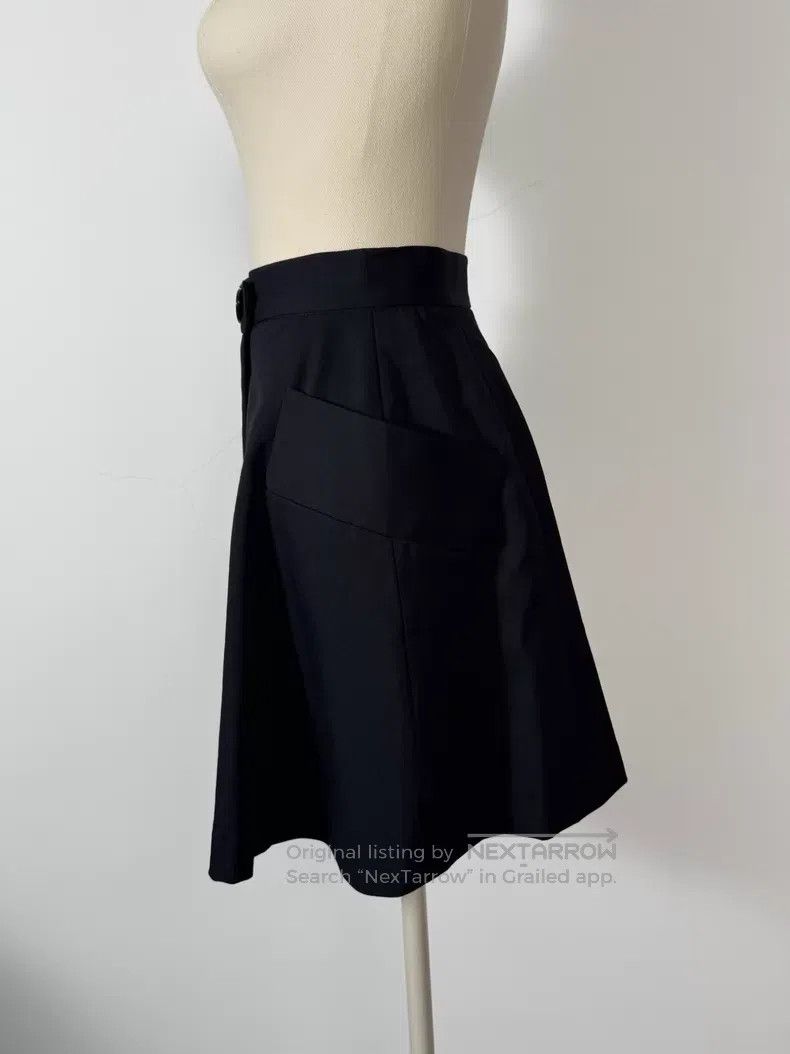 Vivienne Westwood Vivienne Westwood size 1 Black Half Skirt with Pink Lining Size 27" / US 4 / IT 40 - 3 Thumbnail