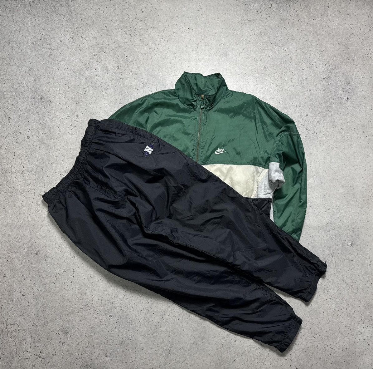 Nike Nike Vintage 80’s 90’s Nylon Track Suit Jacket & Pants Retro Size US L / EU 52-54 / 3 - 1 Thumbnail