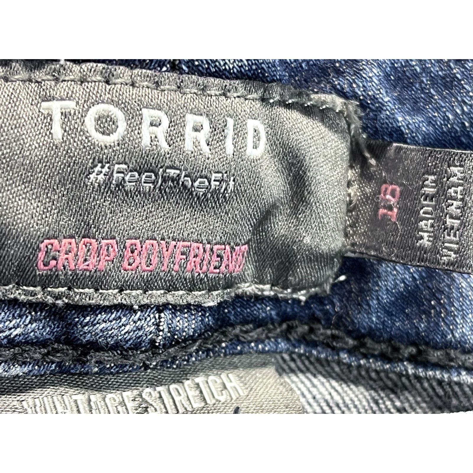Torrid Womens Torrid Crop Boyfriend Jeans Sz 18 Plus GUC Raw Hem Destroyed Distressed Size 40" / US 18 - 7 Thumbnail